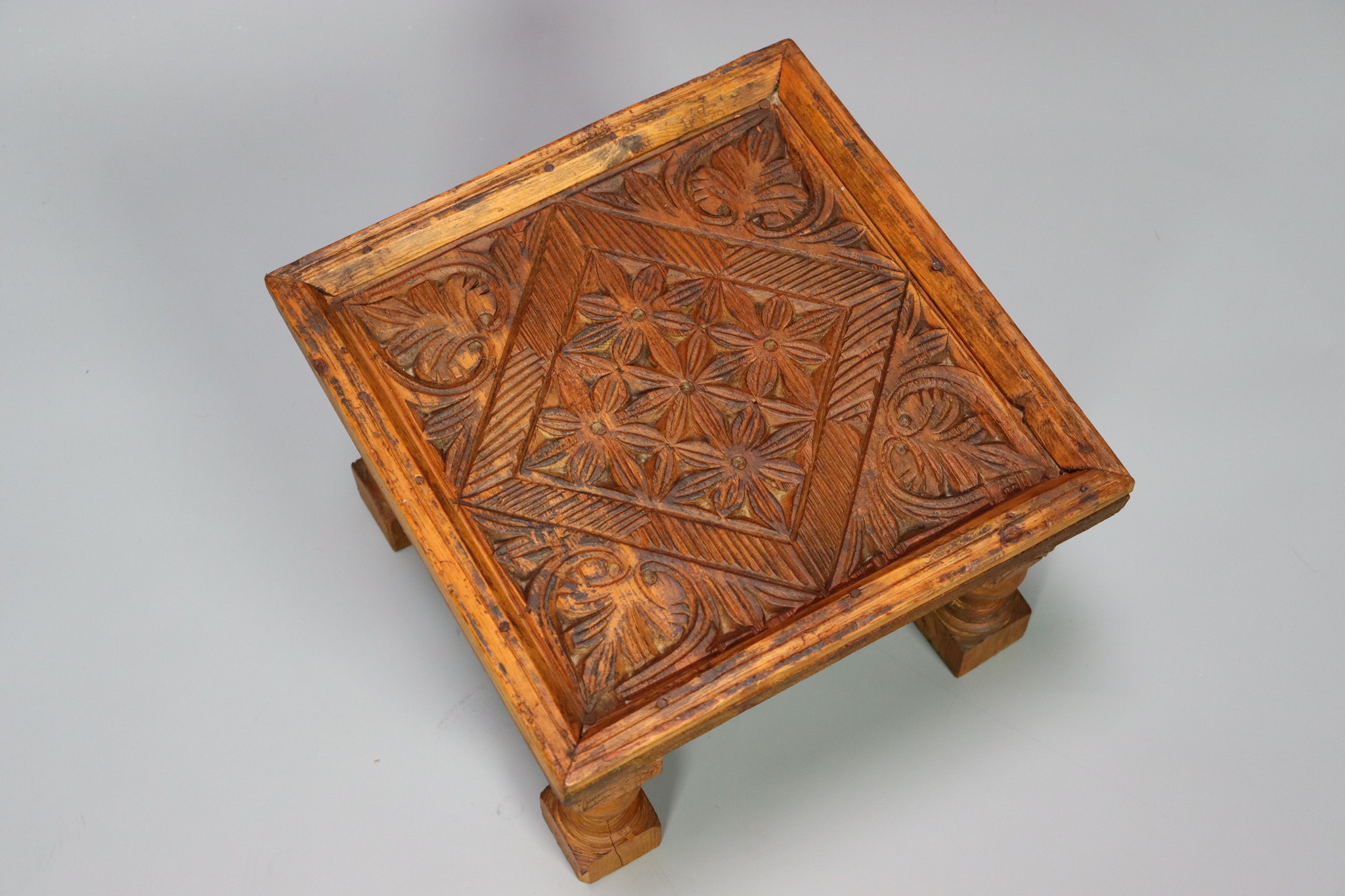 30x30 cm Antique  wooden Unique table  from Afghanistan Nuristan 22G