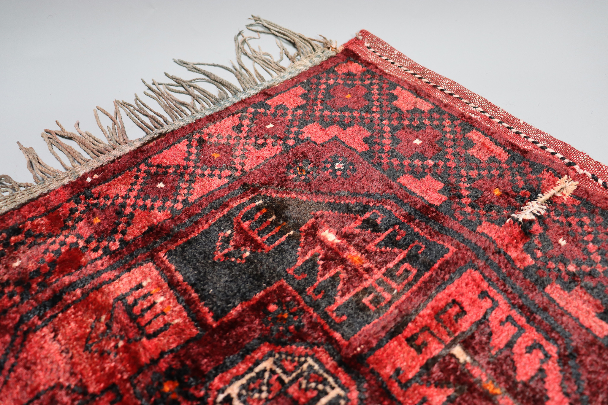 Antiker turkmenischer Ersari Elefantenfuß Design Teppich Pferdesatteldecke Decke Teppich aus Afghanistan (afghan)