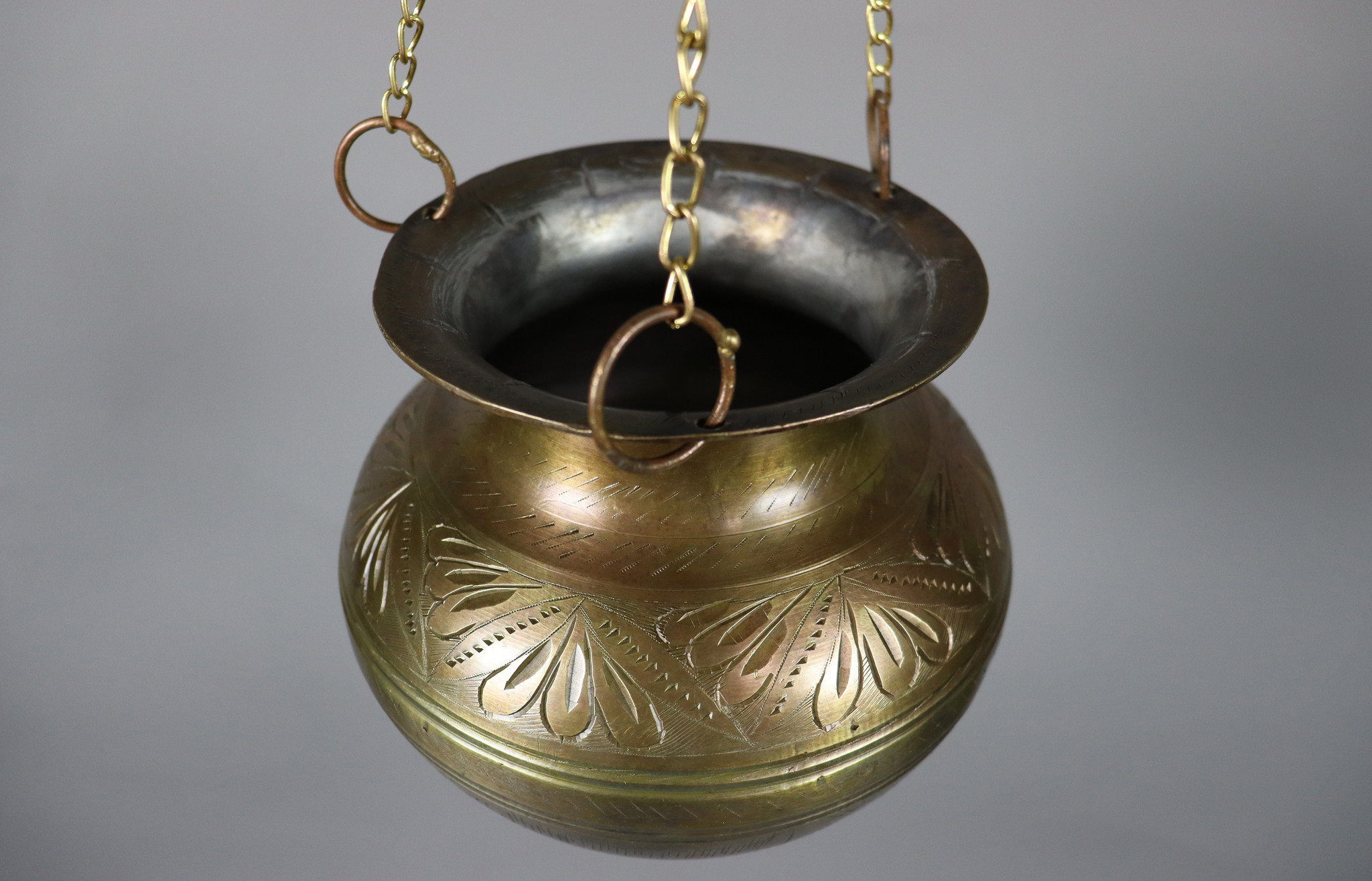 1.5 liters of antique solid brass orient Ayurvedic Shirodhara Panchakarma oil therapy Yoga Dhara vessel Patra india -No:  Eb/13