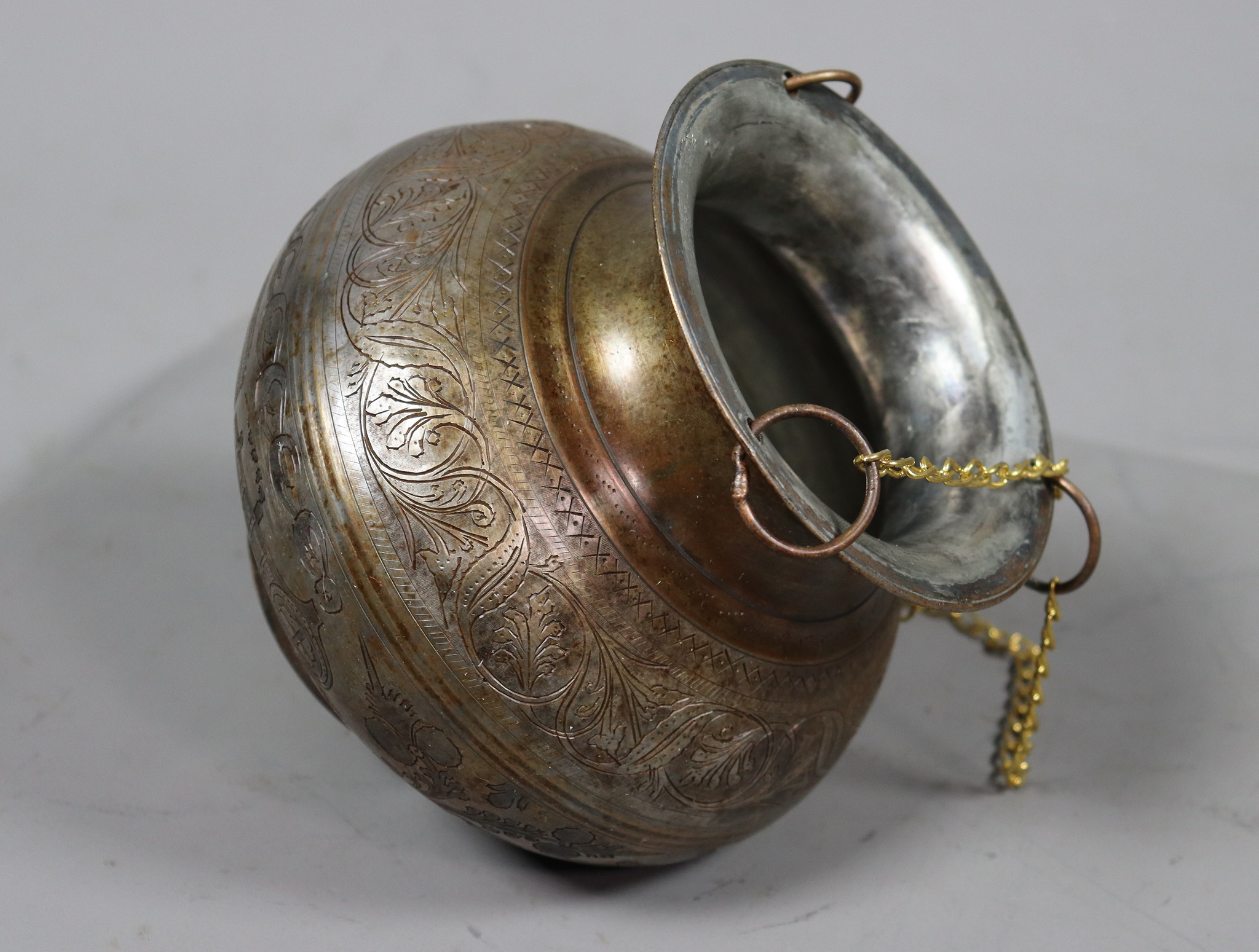 2 liters of antique solid brass orient Ayurvedic Shirodhara Panchakarma oil therapy Yoga Dhara vessel Patra india -No:  Eb/11