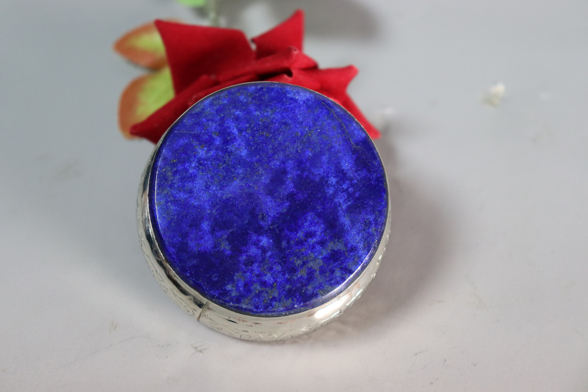 vintage Hand Crafted stunning Afghan Pillbox Box brass Lapis lazuli Gemstone decorated from Afghanistan No:IT51-60