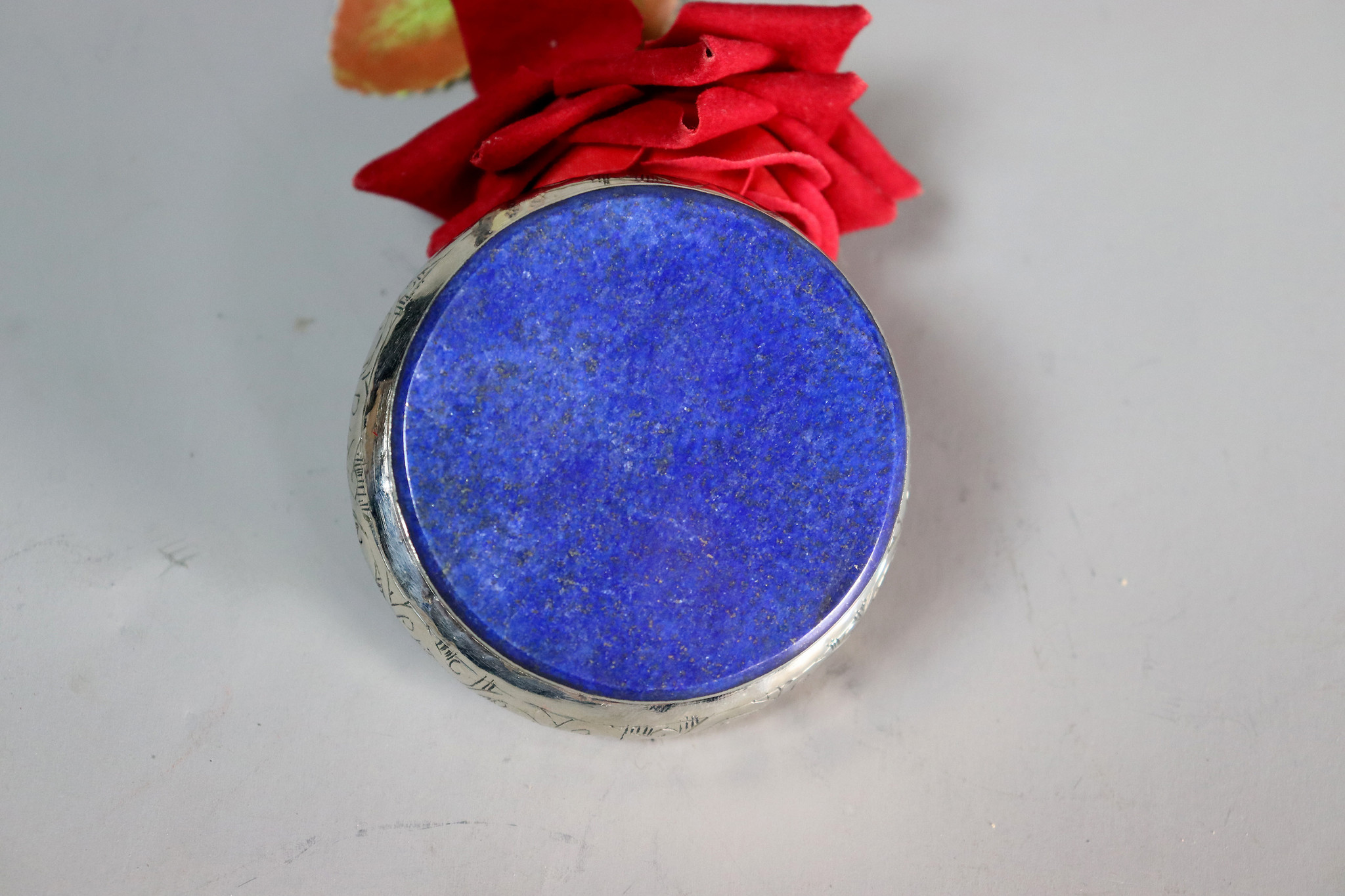 vintage Hand Crafted stunning Afghan Pillbox Box brass Lapis lazuli Gemstone decorated from Afghanistan No:IT51-60