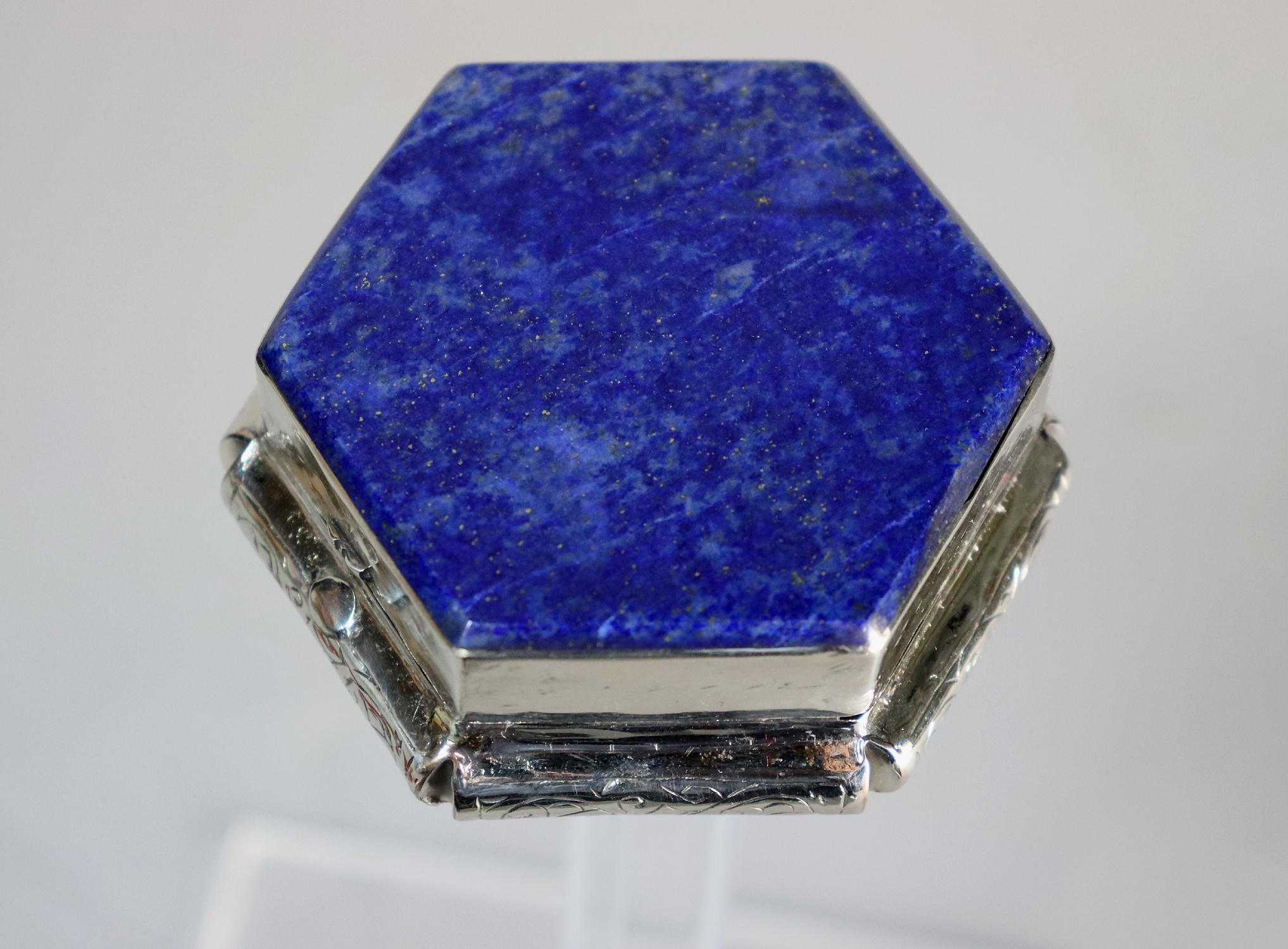 vintage Hand Crafted stunning Afghan Pillbox Box brass Lapis lazuli Gemstone decorated from Afghanistan No:IT54-63