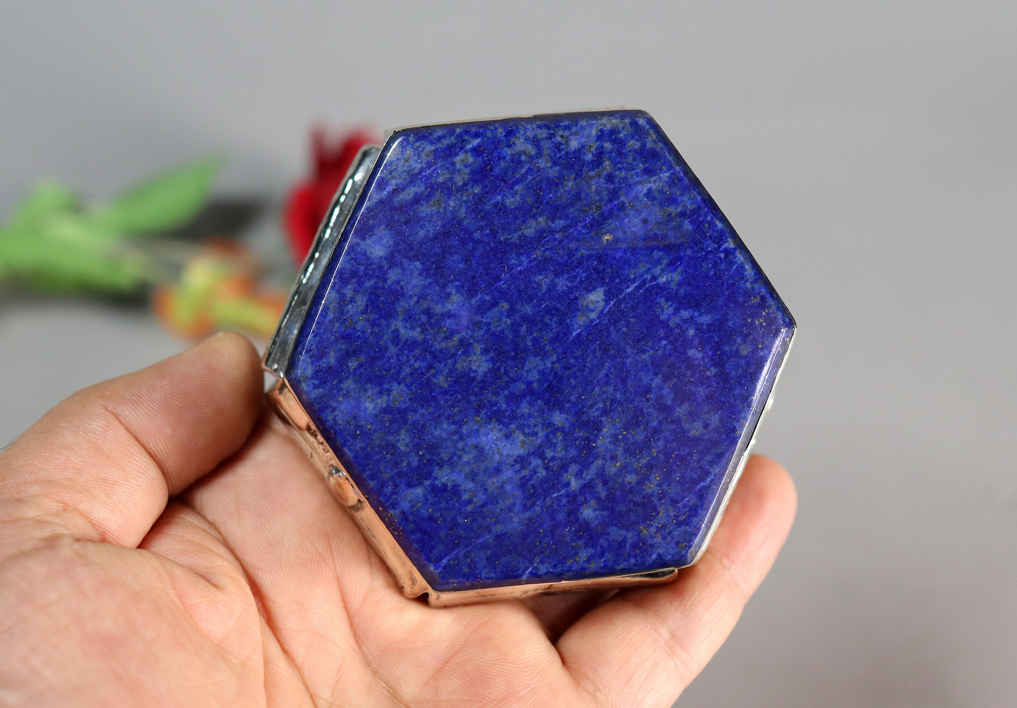 vintage Hand Crafted stunning Afghan Pillbox Box brass Lapis lazuli Gemstone decorated from Afghanistan No:IT54-63