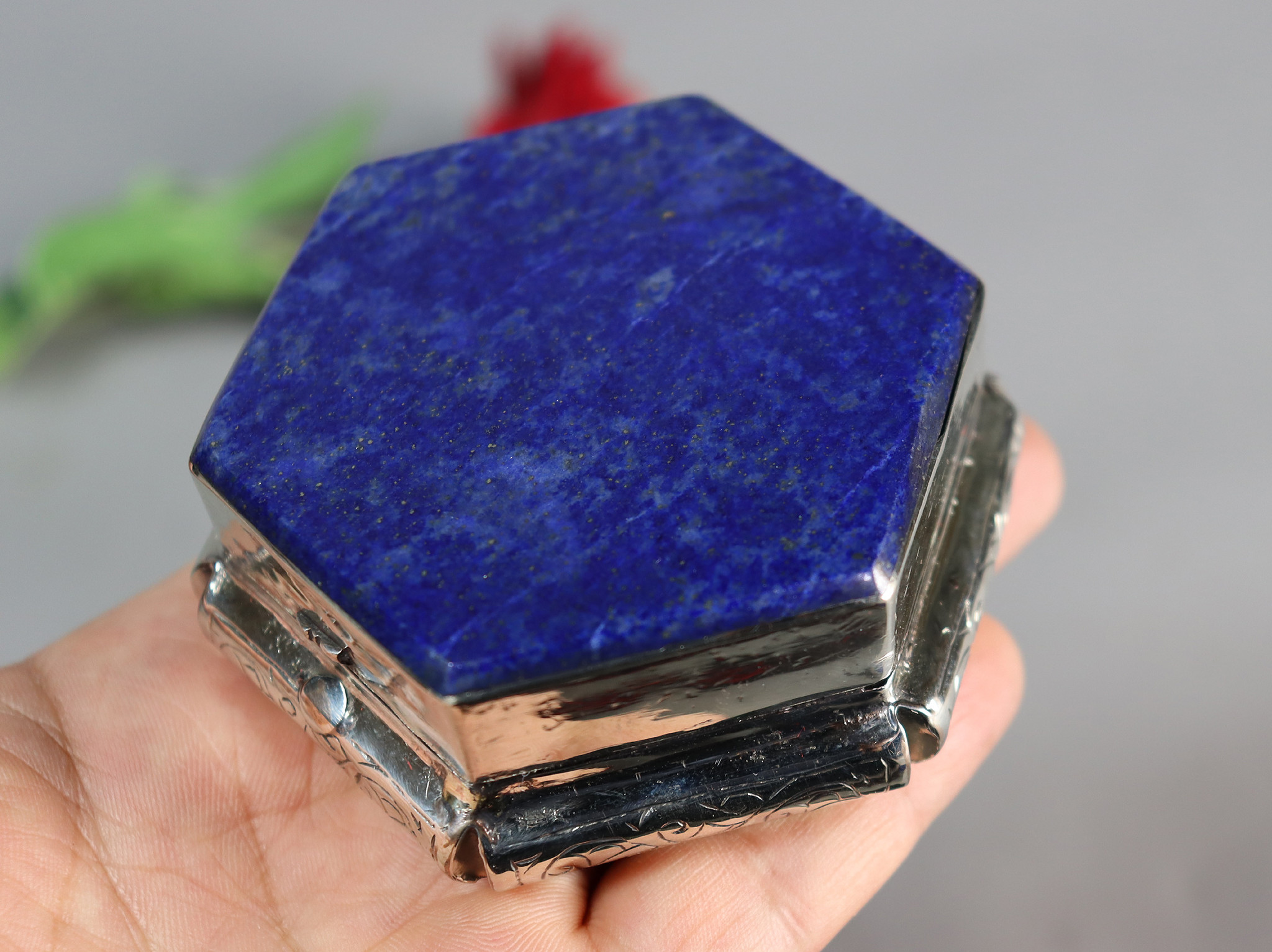 vintage Hand Crafted stunning Afghan Pillbox Box brass Lapis lazuli Gemstone decorated from Afghanistan No:IT54-63