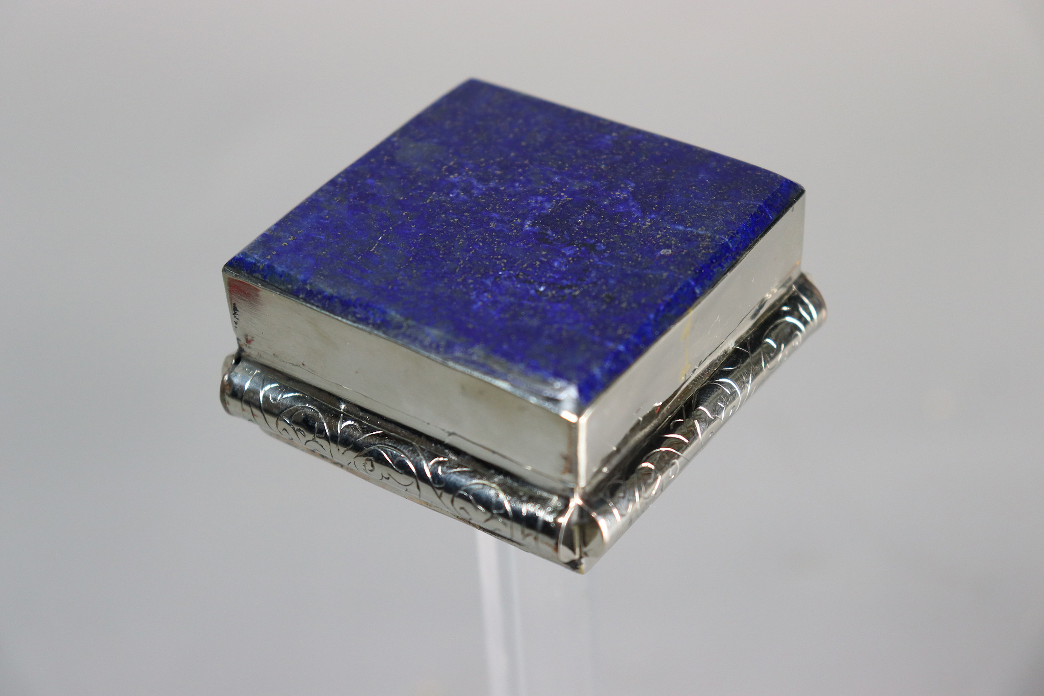 vintage Hand Crafted stunning Afghan Pillbox Box brass Lapis Lazuli Gemstone decorated from Afghanistan No:IT57-65