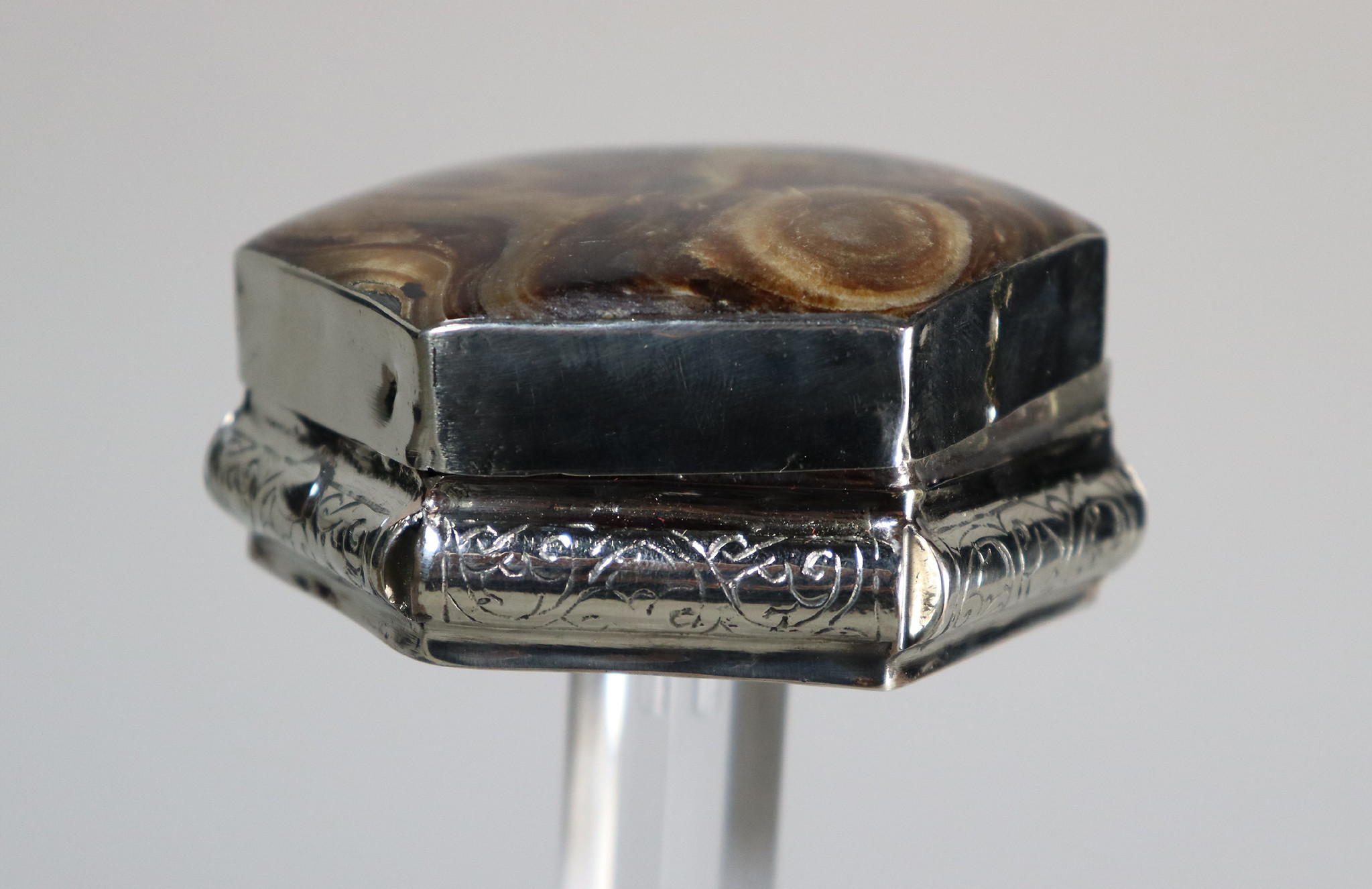 vintage Hand Crafted stunning Afghan Pillbox Box brass agate Gemstone decorated from Afghanistan No:IT56