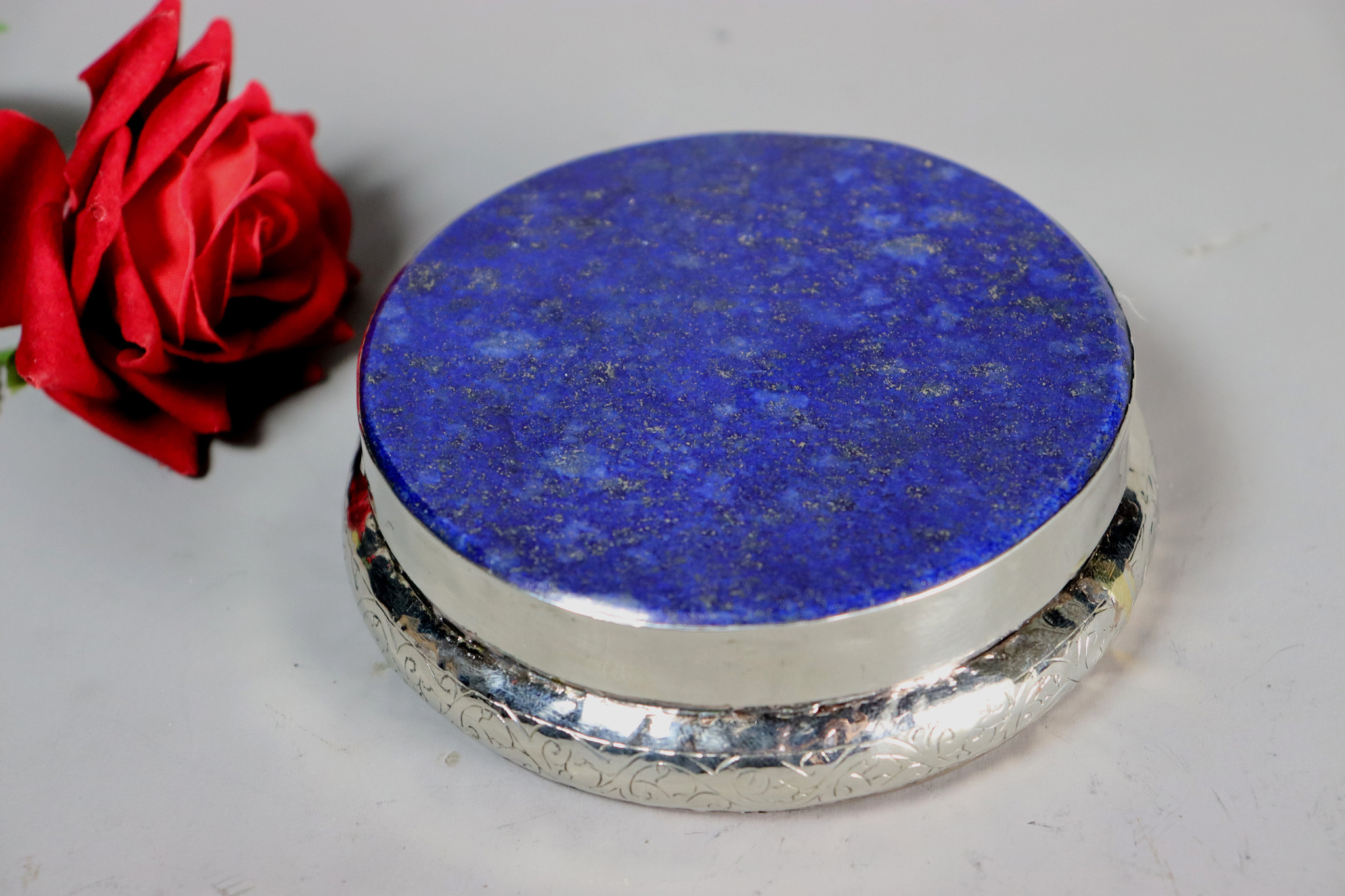 vintage Hand Crafted stunning Afghan Pillbox Box brass Lapis Lazuli decorated from Afghanistan No:IT62