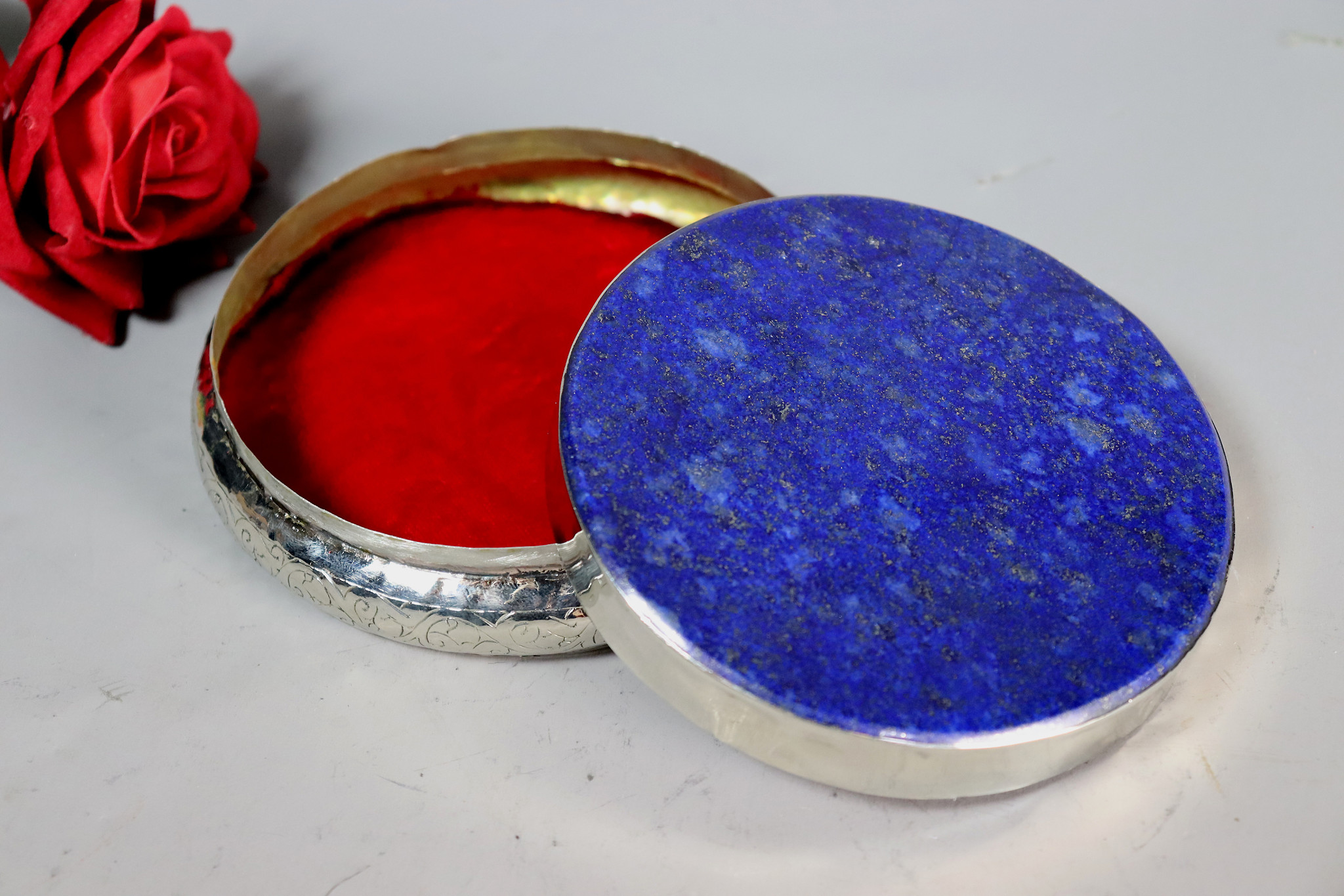 vintage Hand Crafted stunning Afghan Pillbox Box brass Lapis Lazuli decorated from Afghanistan No:IT62