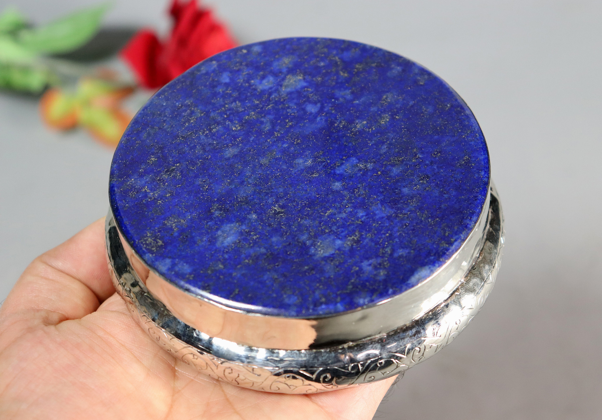 vintage Hand Crafted stunning Afghan Pillbox Box brass Lapis Lazuli decorated from Afghanistan No:IT62