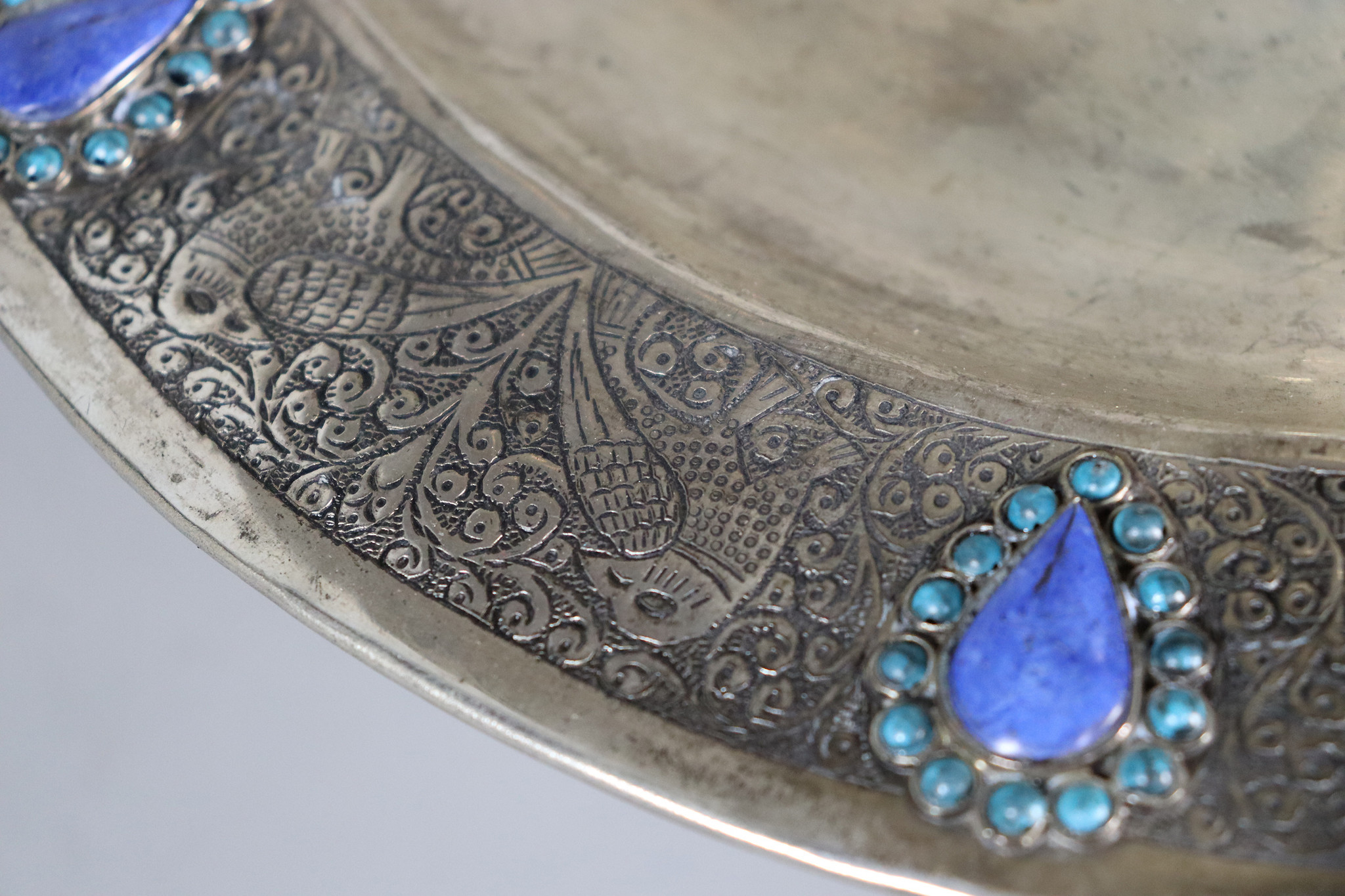 handgearbeitete orientalische Neusilber Etagere mit Lapis lazuli und Türkis verziert aus Afghanistan