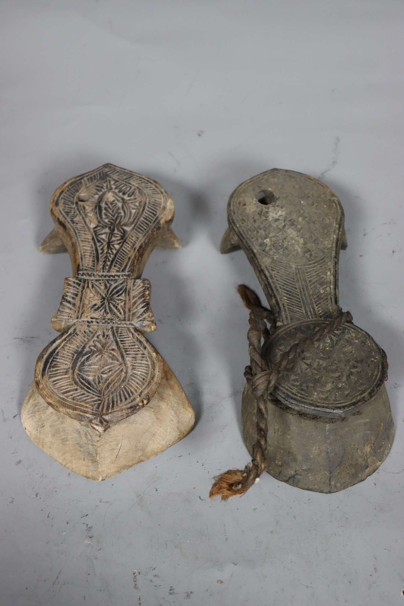 Antik 19. Jh. Pakistan Swat Valley handgefertigte Holz geschnitzte Sandale Nuristan Afghanistan Schuhe Nr.: A