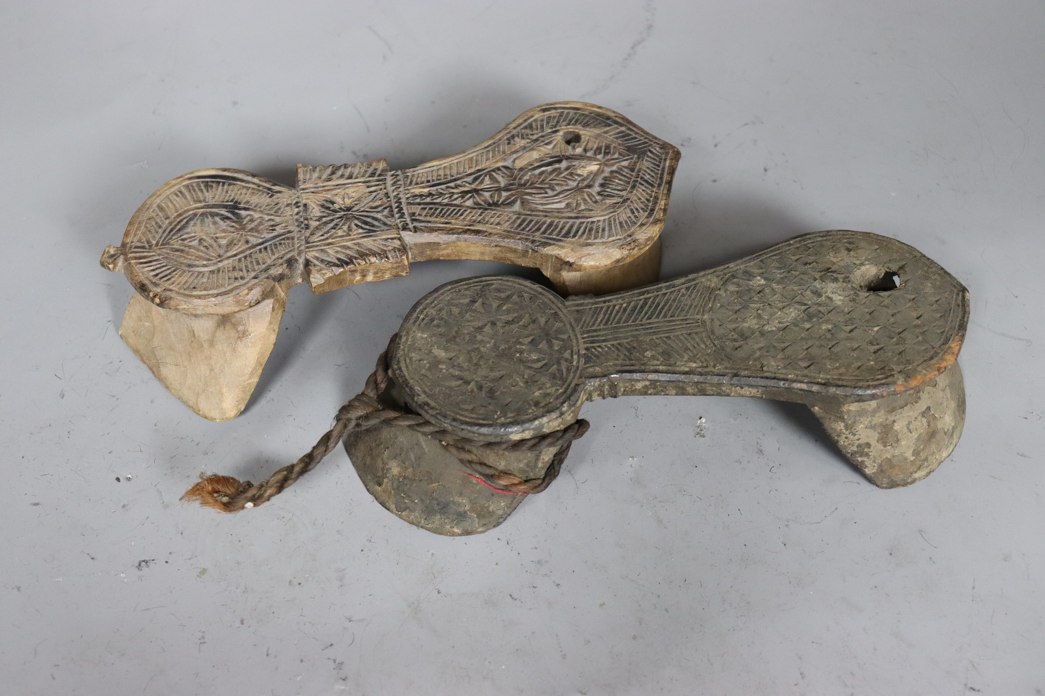 Antik 19. Jh. Pakistan Swat Valley handgefertigte Holz geschnitzte Sandale Nuristan Afghanistan Schuhe Nr.: A