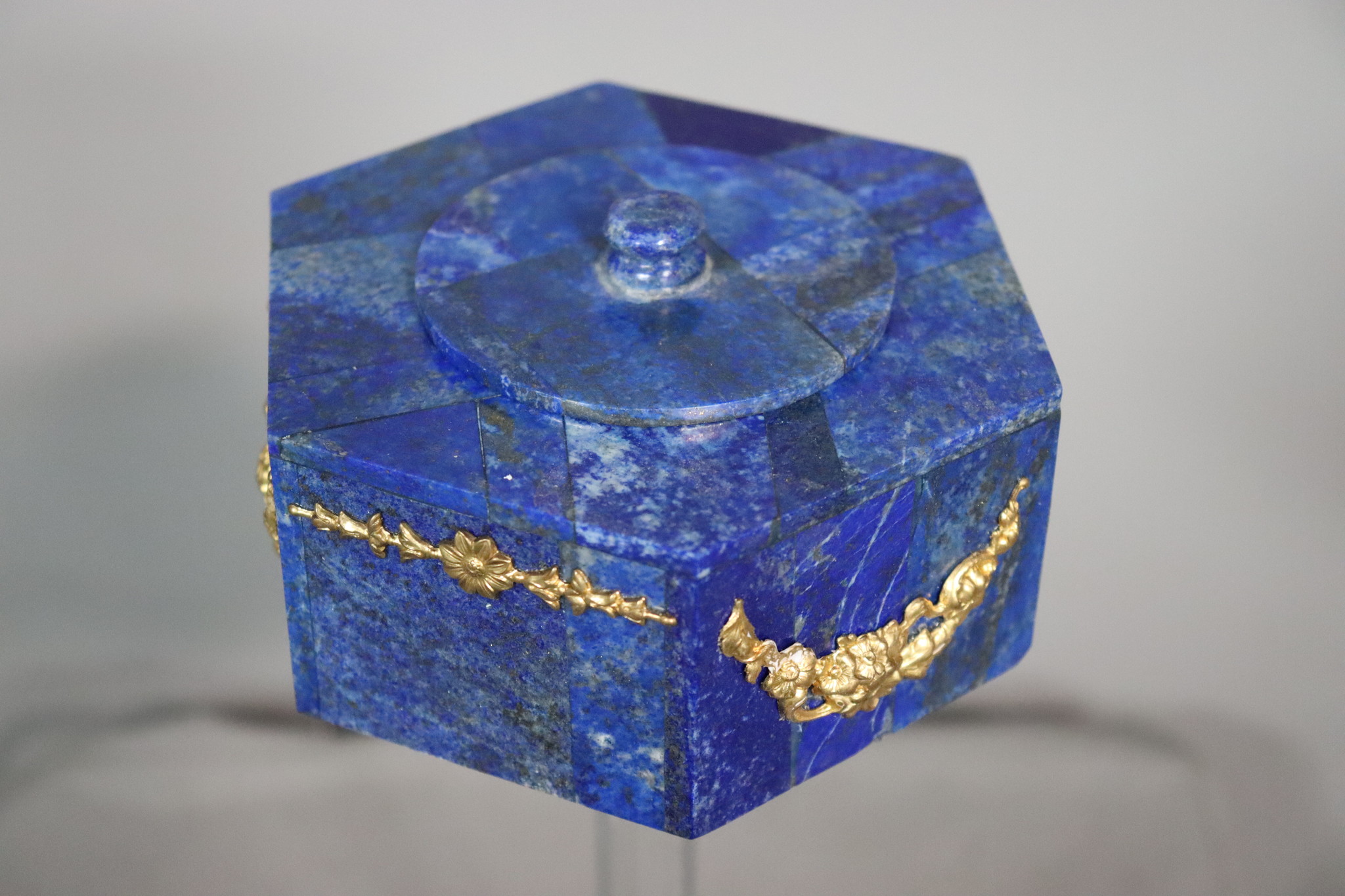 Hand Crafted   Lapis Lazuli  Gemstone jewelery box casket from Afghanistan withe brass oktogon 22/1
