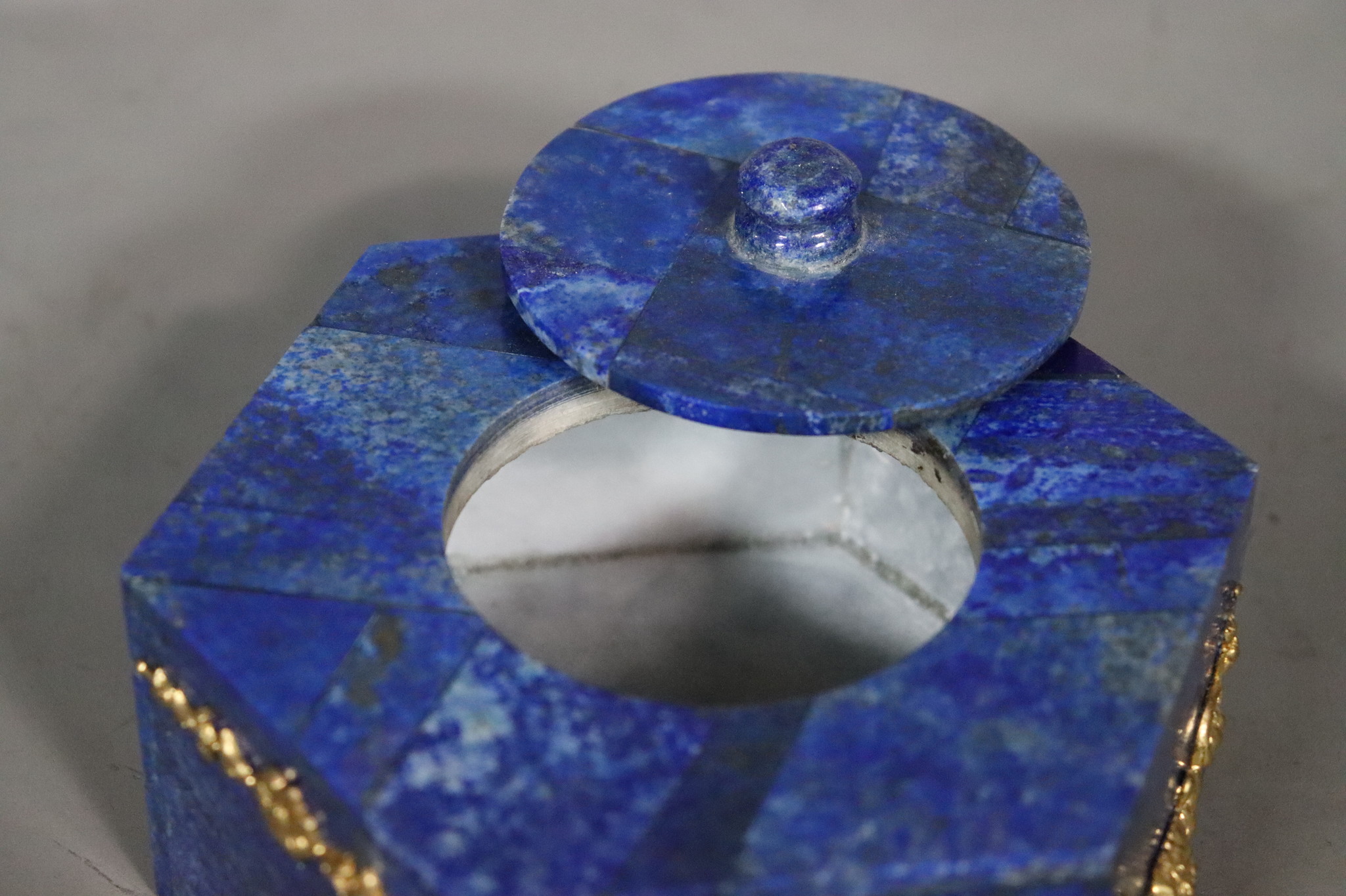 Hand Crafted   Lapis Lazuli  Gemstone jewelery box casket from Afghanistan withe brass oktogon 22/1