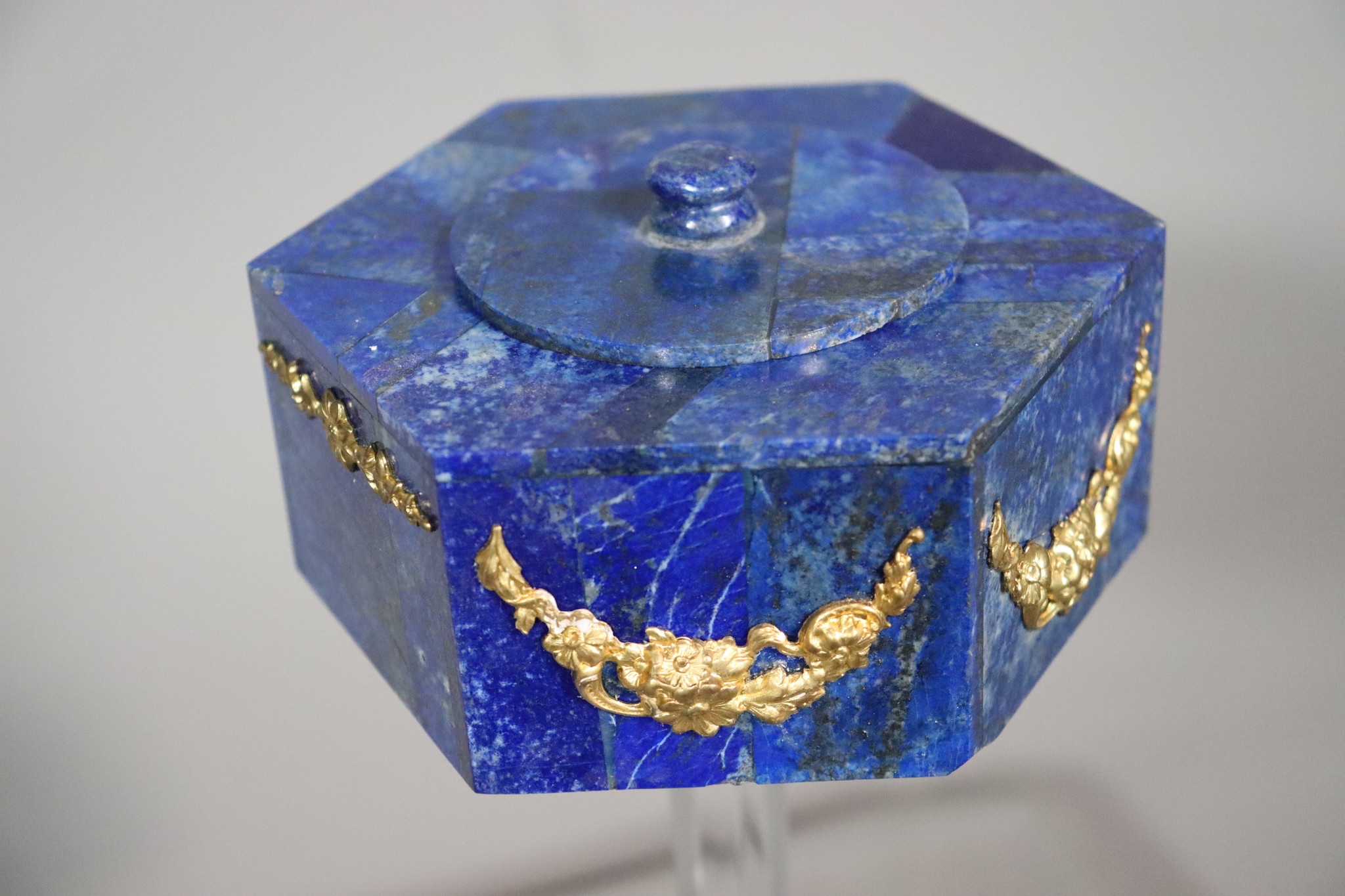 Hand Crafted   Lapis Lazuli  Gemstone jewelery box casket from Afghanistan withe brass oktogon 22/1