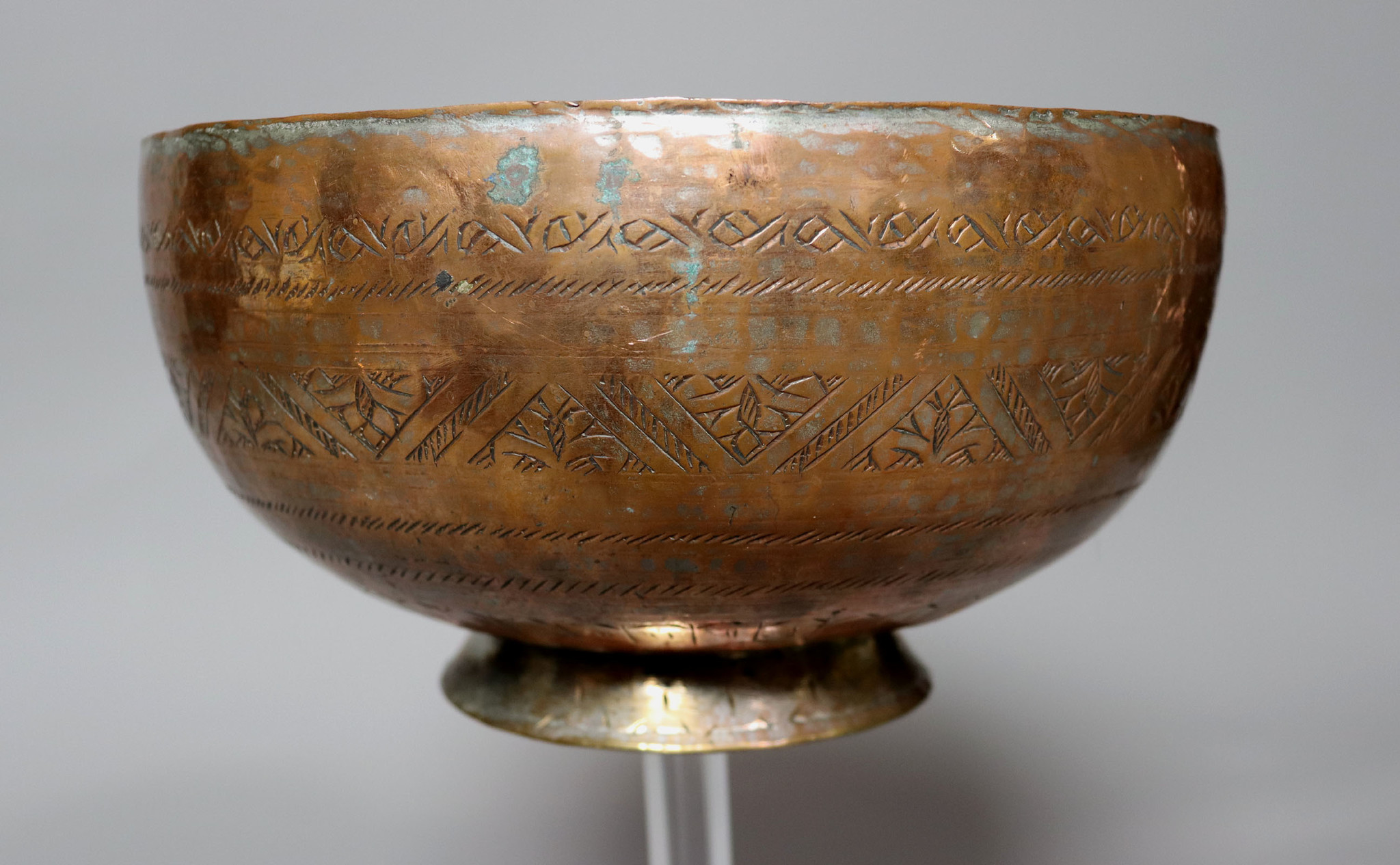 Antike islamische nahöstliche Schale aus verzinntem Kupfer mit Gravur Nr.: 22/13