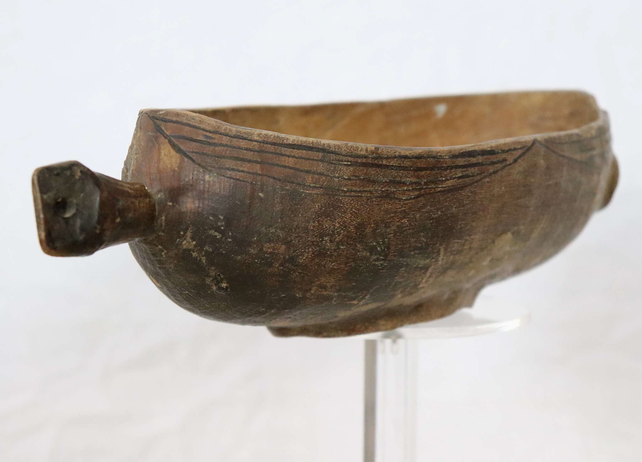 Antik Anthropomorphe Ifugao Ritualschale geschnitztem Holz schale mit Griff Provinz Ifugao aus  Insel Luzon Norden Philippinen Nr:22/A