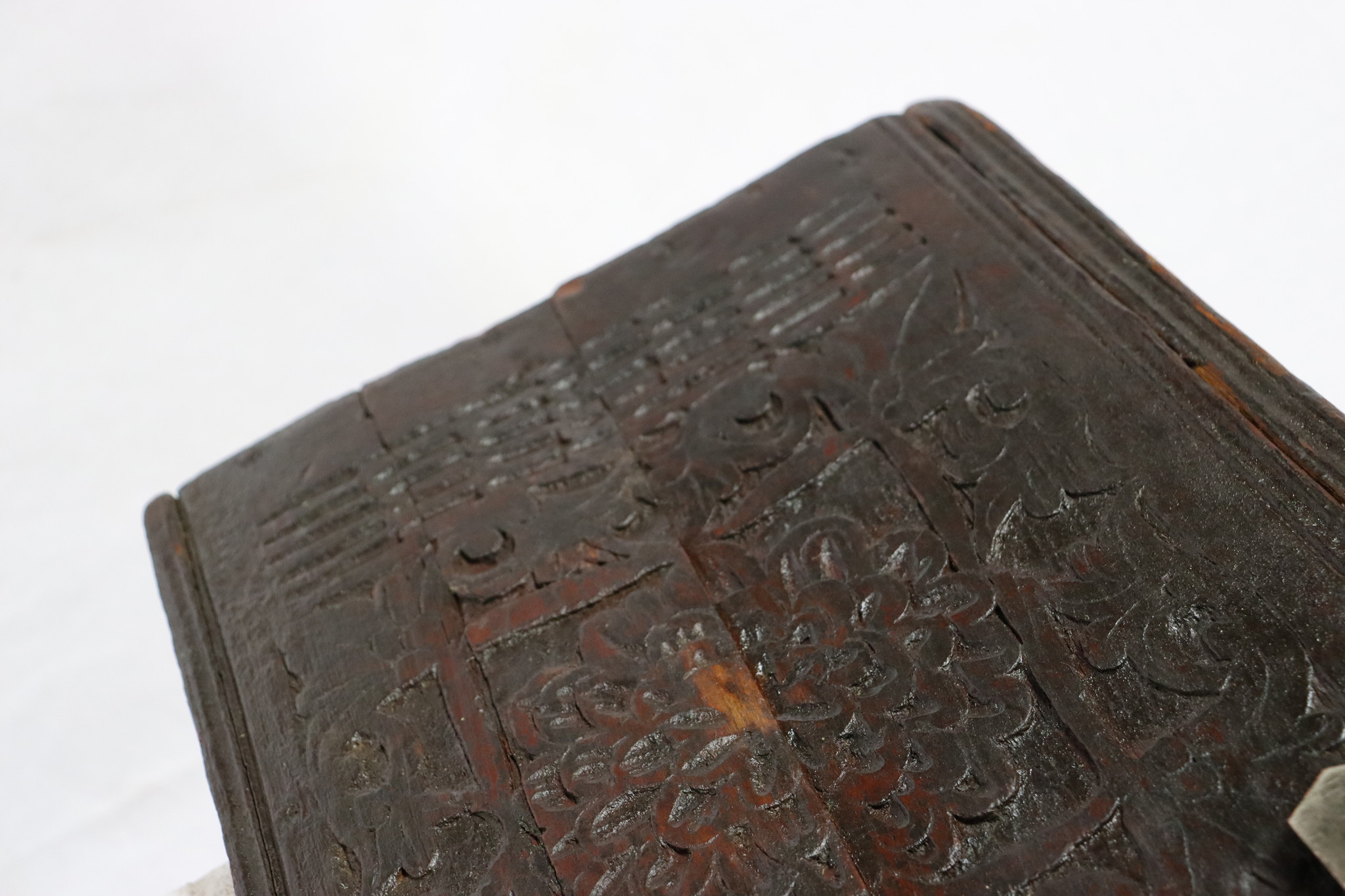 Antike Mitgift Truhe Kiste aus  Nuristan Afghanistan NO:22/ J