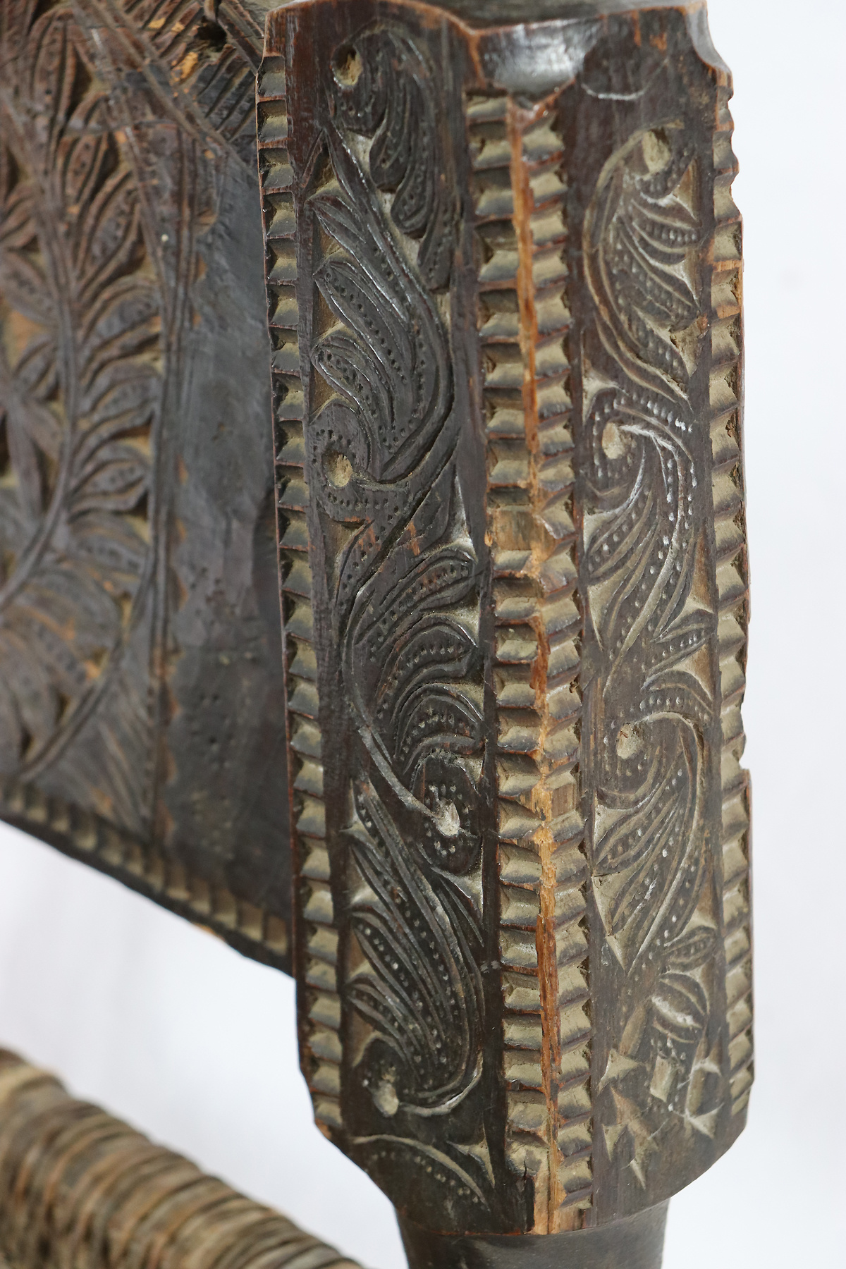 antik orient Nuristan Holz Stuhl aus Nuristan Afghanistan / Pakistan Swat-valley Nr-21 - D
