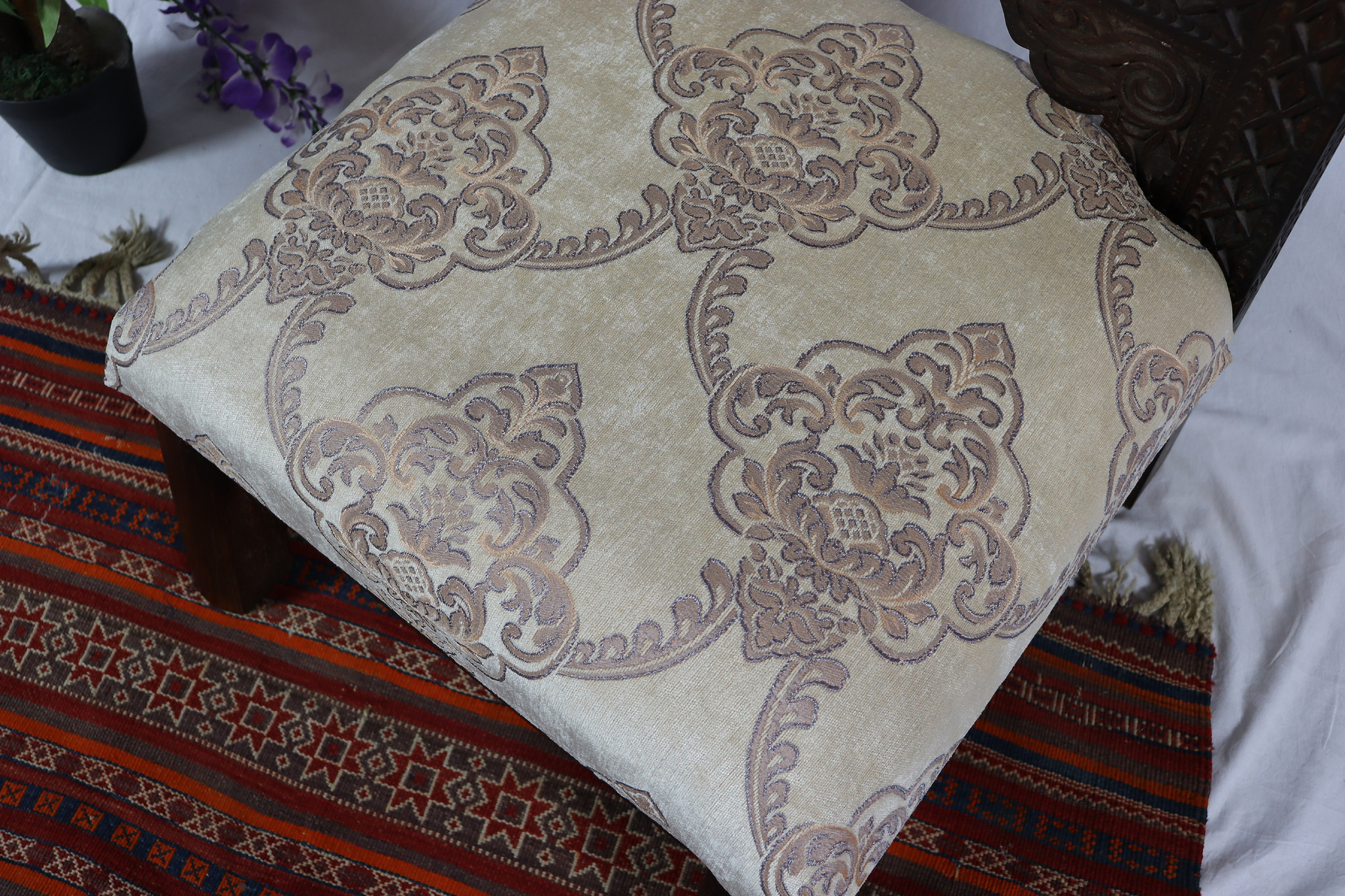 Pida Lower Coffee Chair horse Nuristan