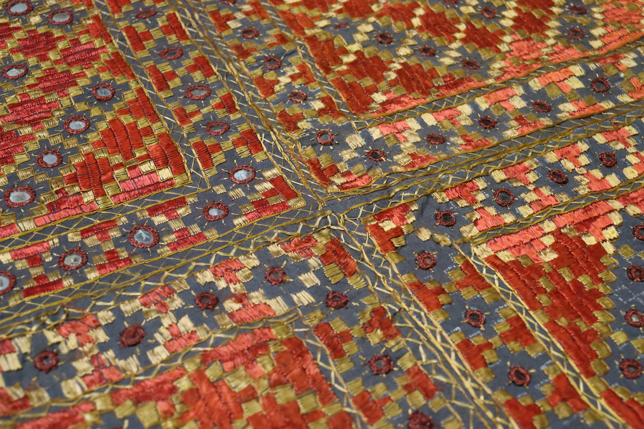 245x205 cm Seide bestickt Bett tagesdecke Bettüberwurf  Swat-Tal -22