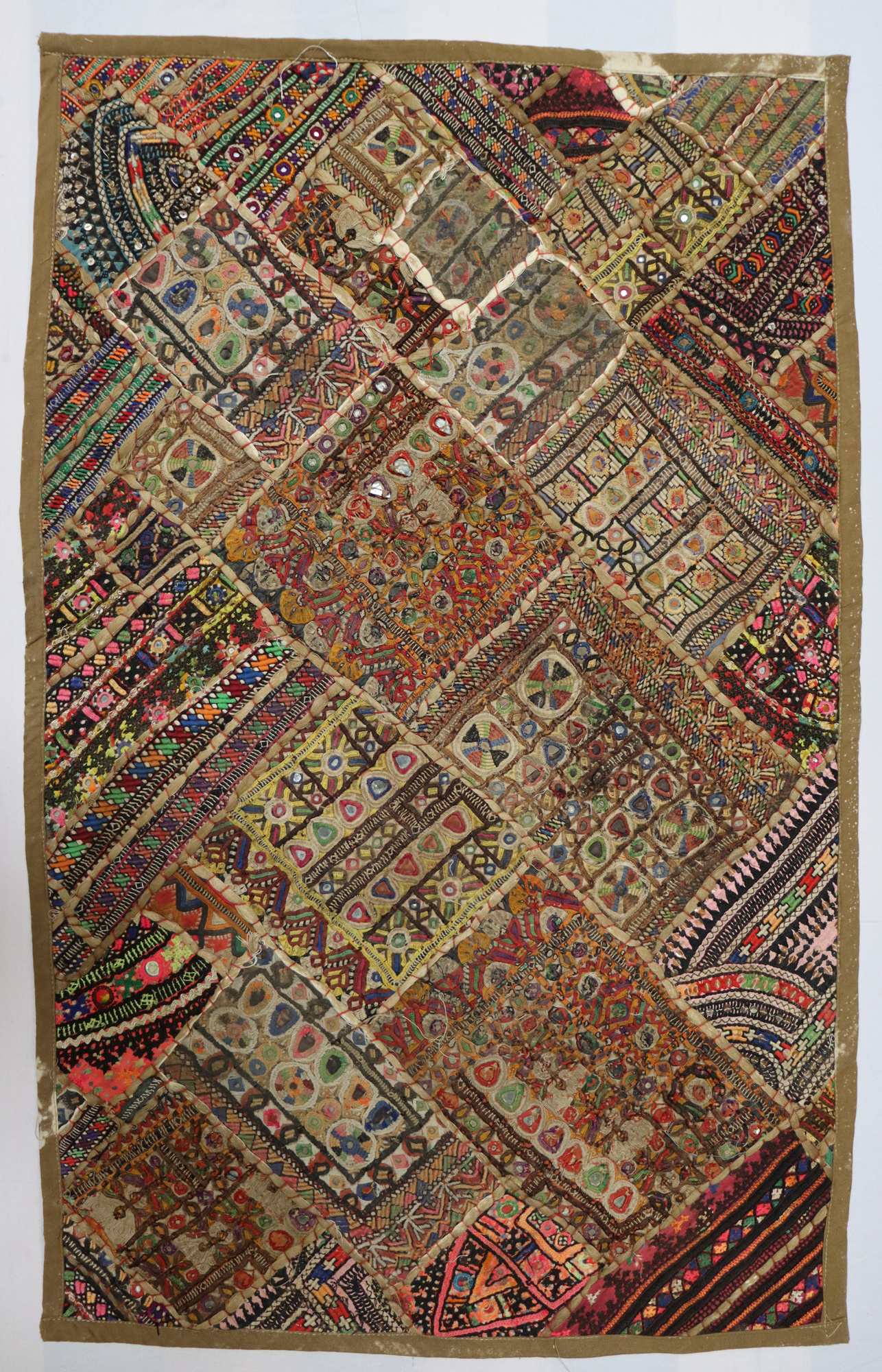 87x53  cm  Antik Reich bestickte Lakai Stickerei Patchwork Wandbehang   Nr: 38