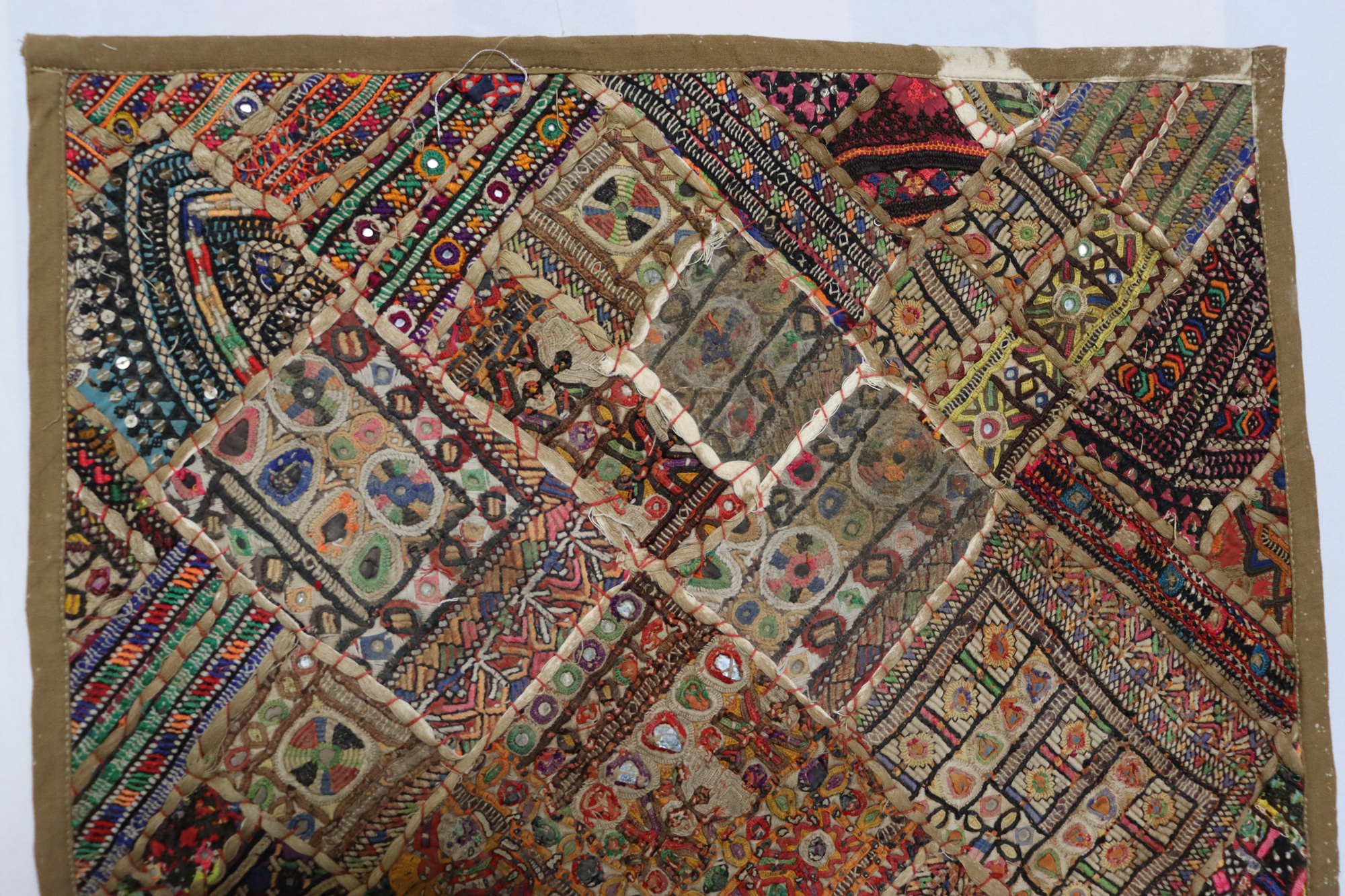 87x53  cm  Antik Reich bestickte Lakai Stickerei Patchwork Wandbehang   Nr: 38