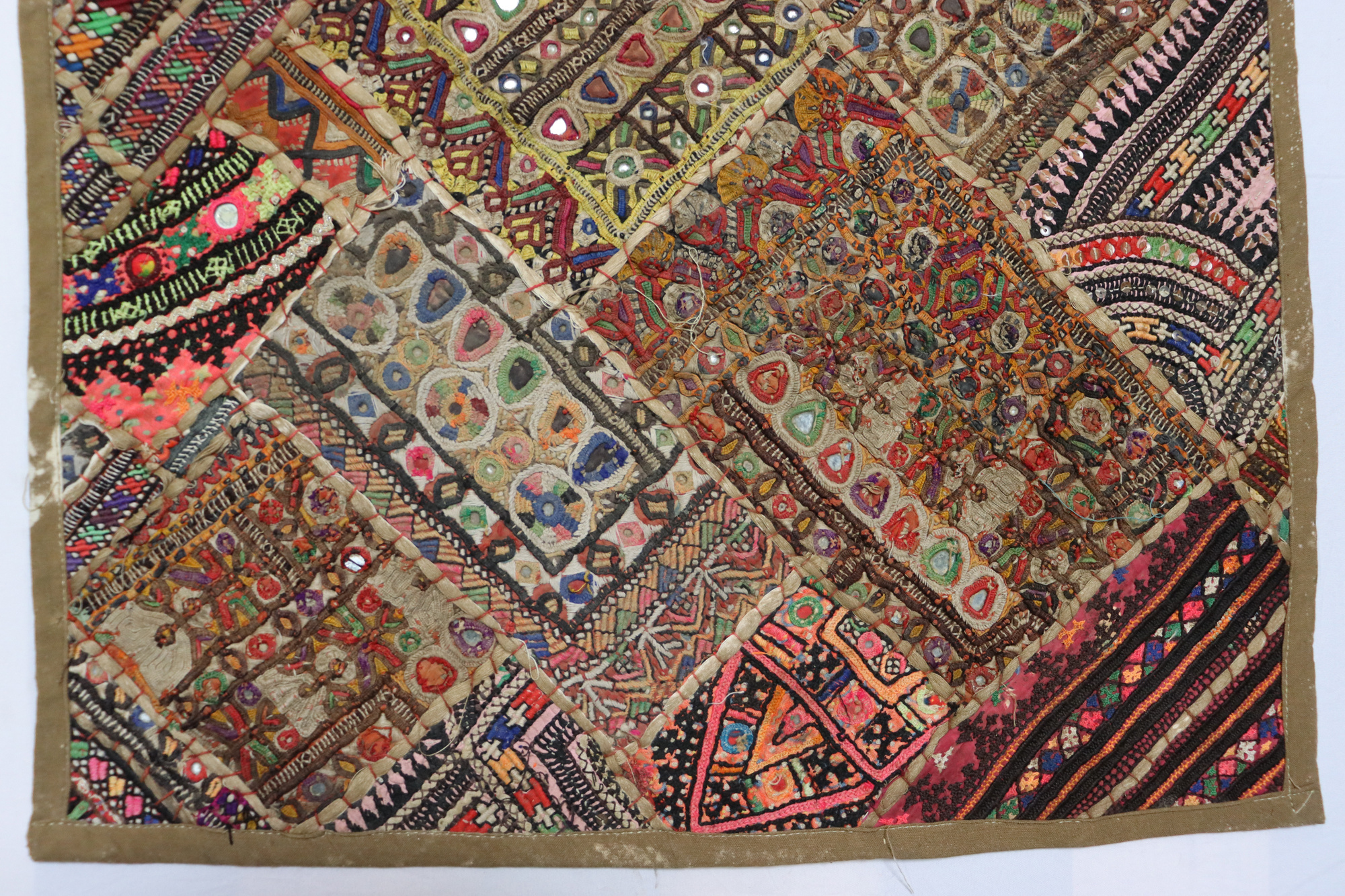 87x53  cm  Antik Reich bestickte Lakai Stickerei Patchwork Wandbehang   Nr: 38