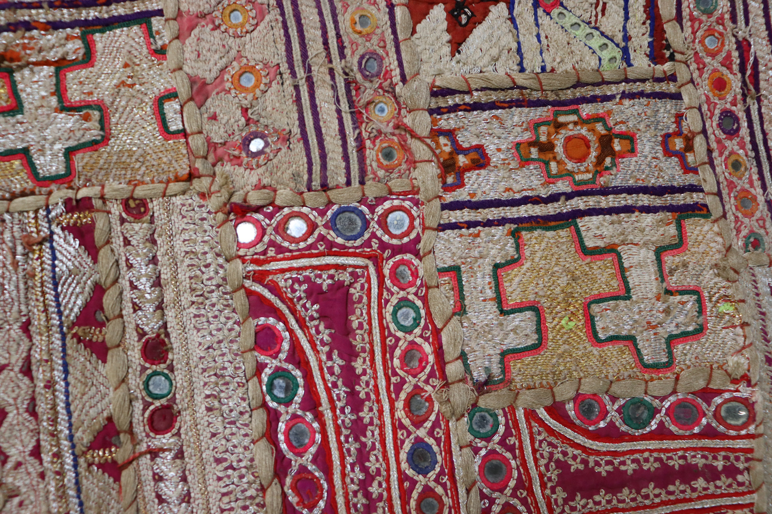 87x53  cm vintage  hand Embroidered Patchwork wall hanging No: GD - 55