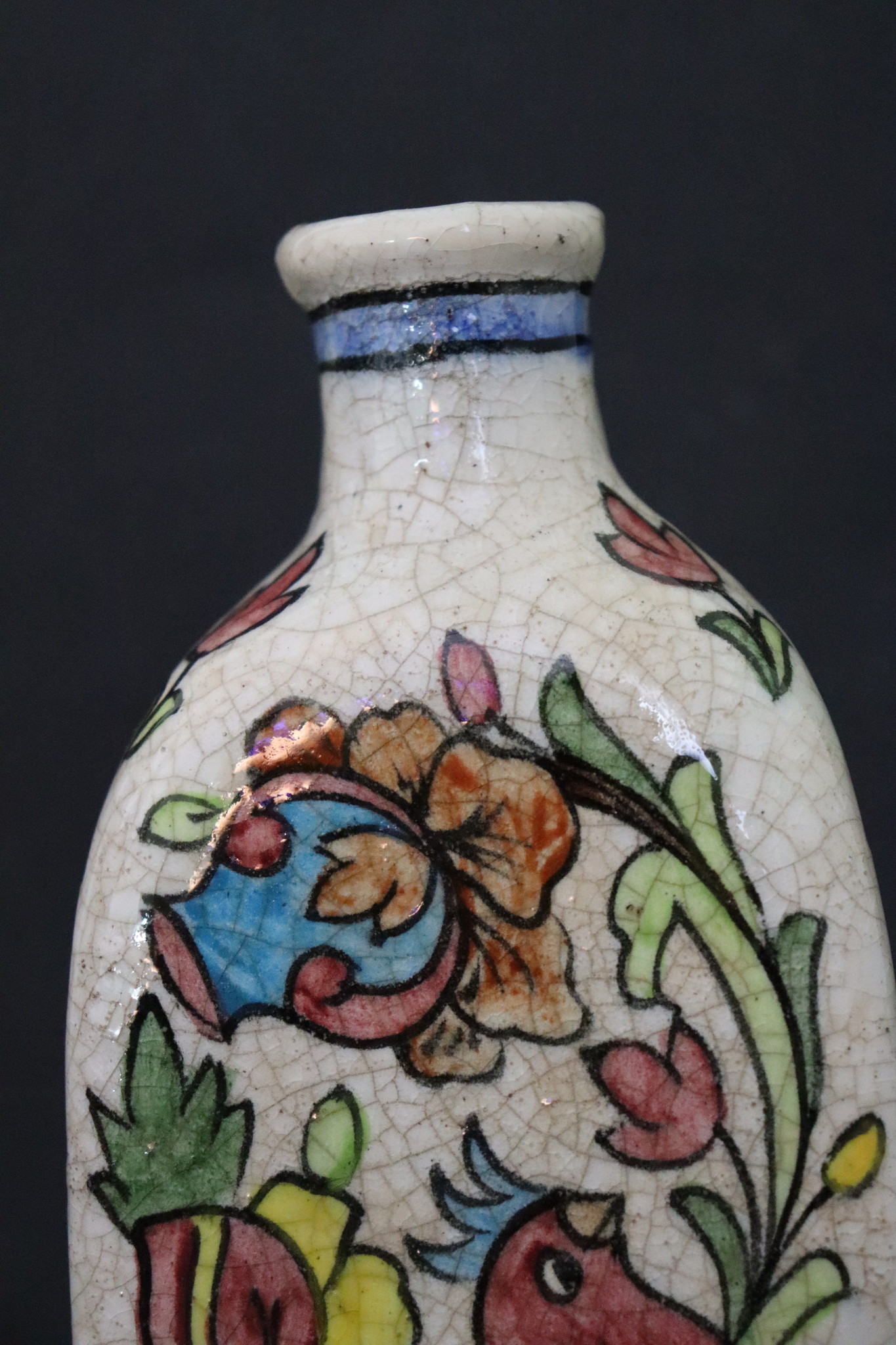 islamische Handbemalt und glasiert dreieckiger, geblümter Keramik flasche Nr: 1