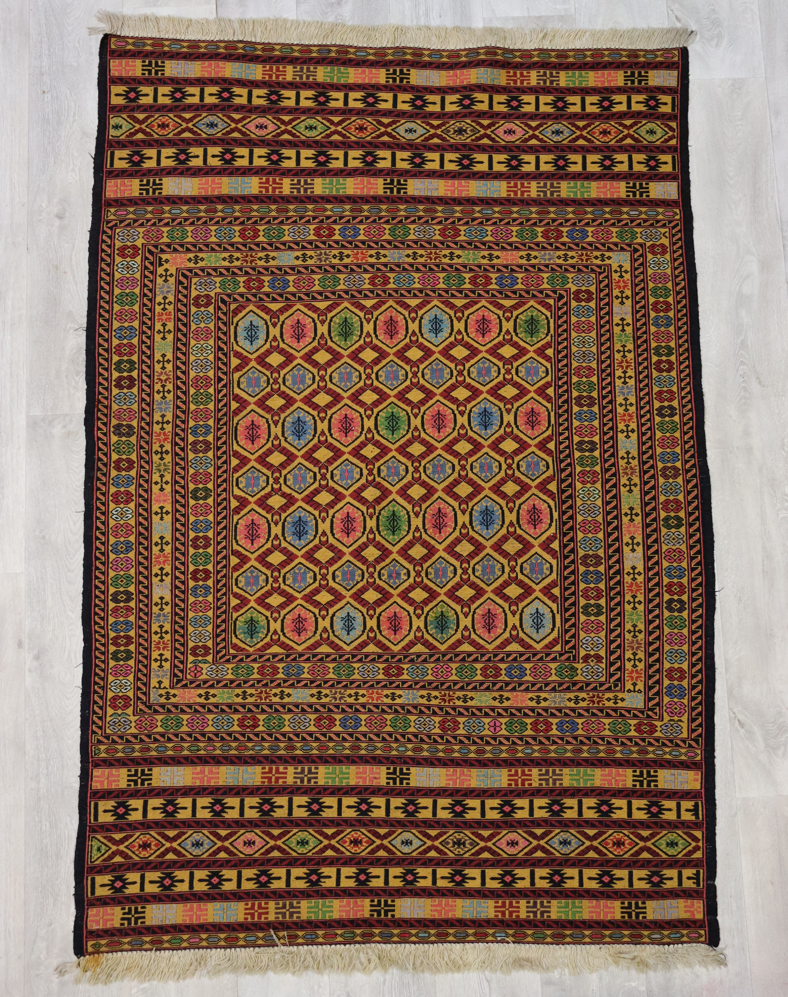 190x125  cm tribal Nomadic  nomads  Caucasian Soumak sumakh  Vintage Kilim rug  No-NAW2