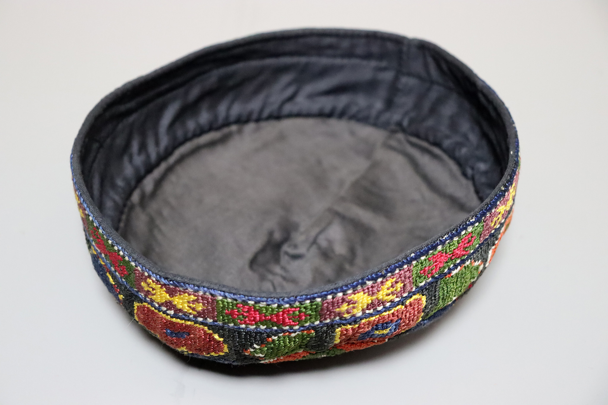 vintag silk hand embroidered  hat cap from Tajikistan Tubiteyka No:22/1