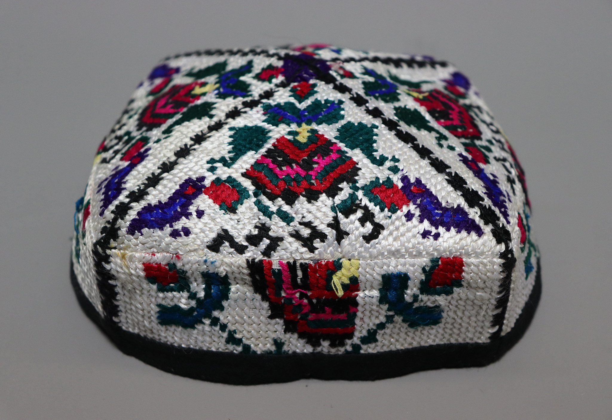 vintage hand embroidered Tubiteyka hat cap Tajikistan, Kazakhstan, Kyrgyzstan, and Uzbekistan No:22/12