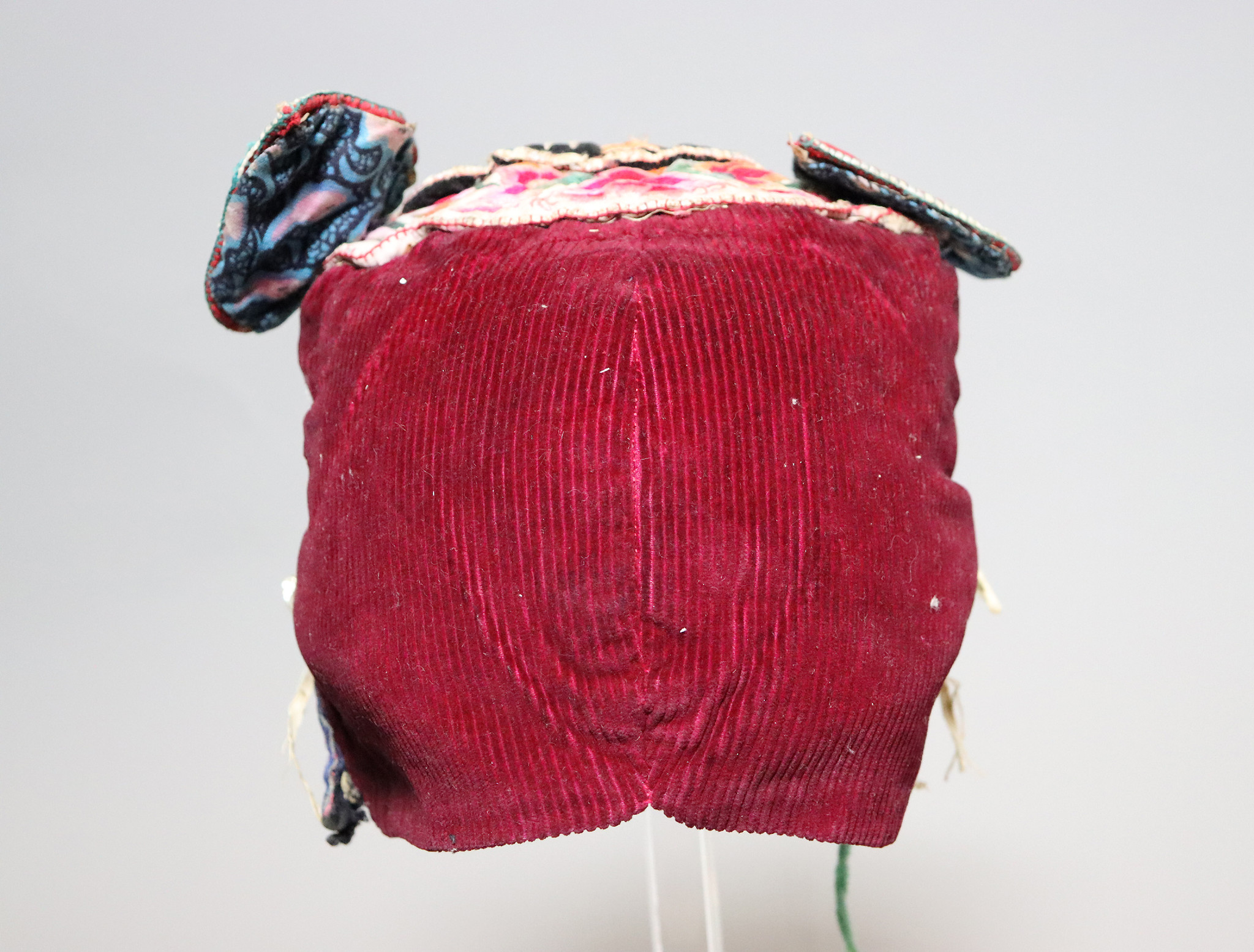 Antiker chinesischer Miao-Hut aus Seide, bestickt, Baby-Mütze No:22/25