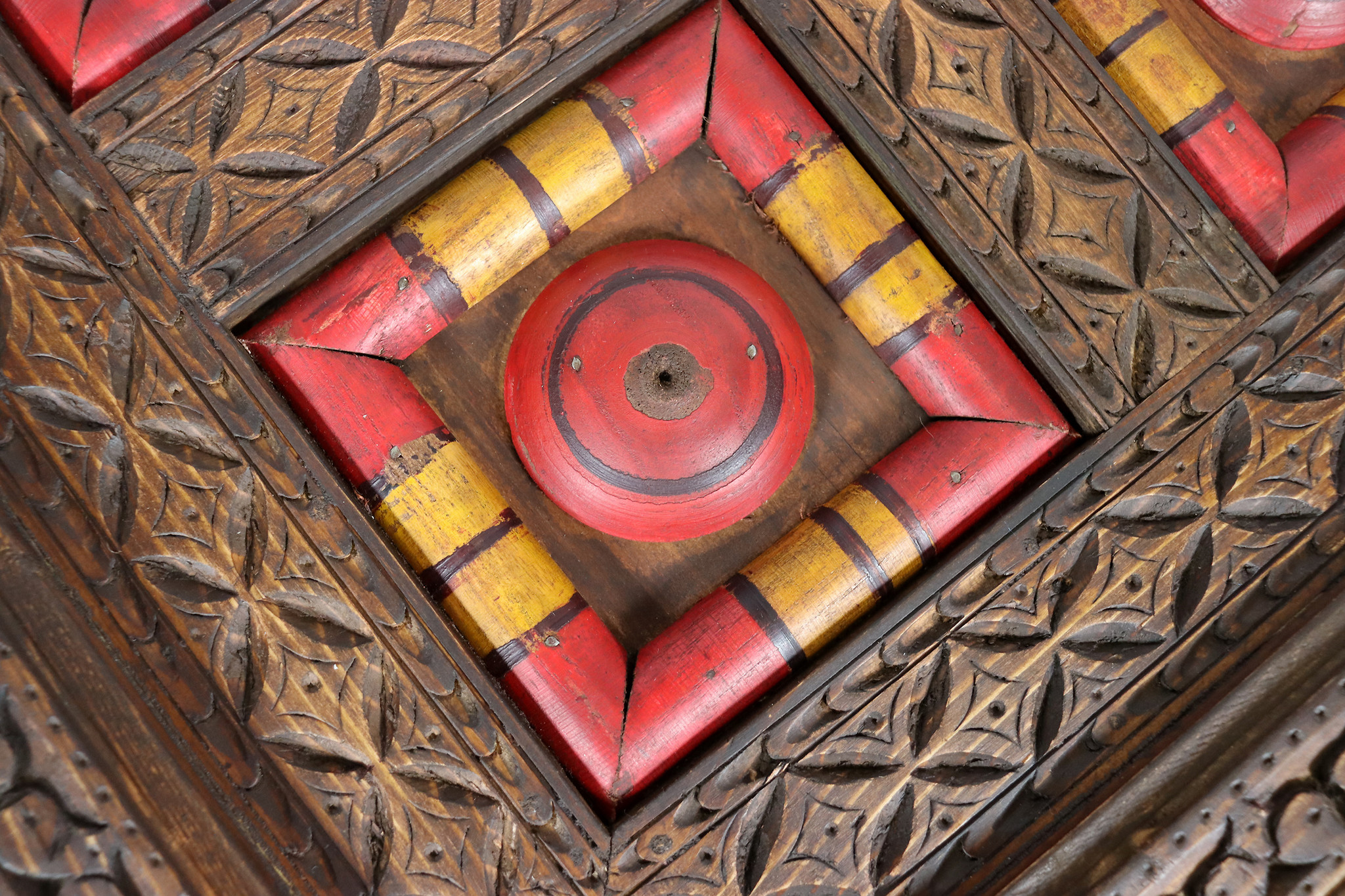 60x60 cm cm antique-look orient colonial solid wood hand-carved  table  Coffee Table living room table  from Afghanistan nuristan PJ