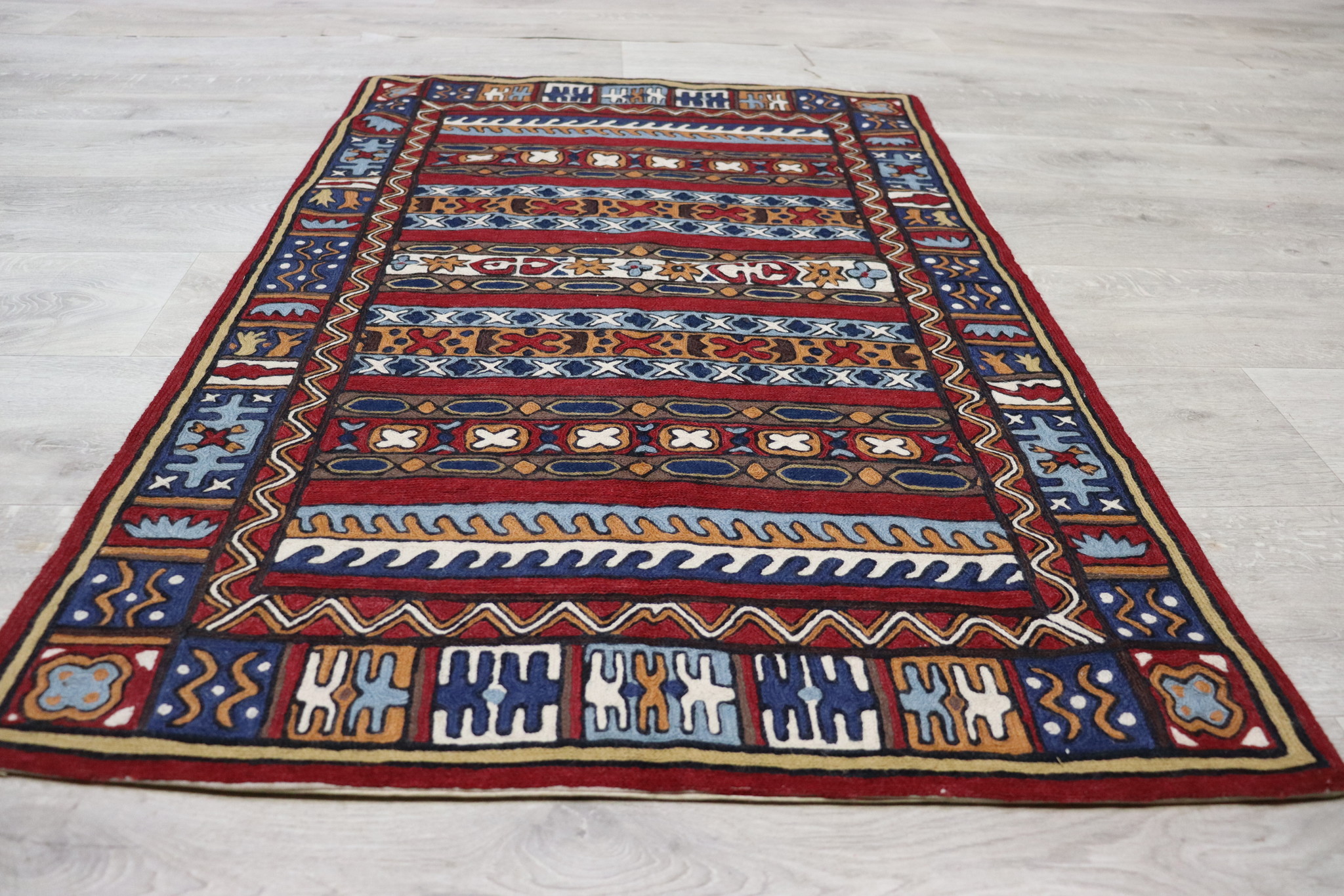 120x77 cm  suzani hand embroidered wall hanging, bedspread, bed coverlet from Kashmir india. - 22/6
