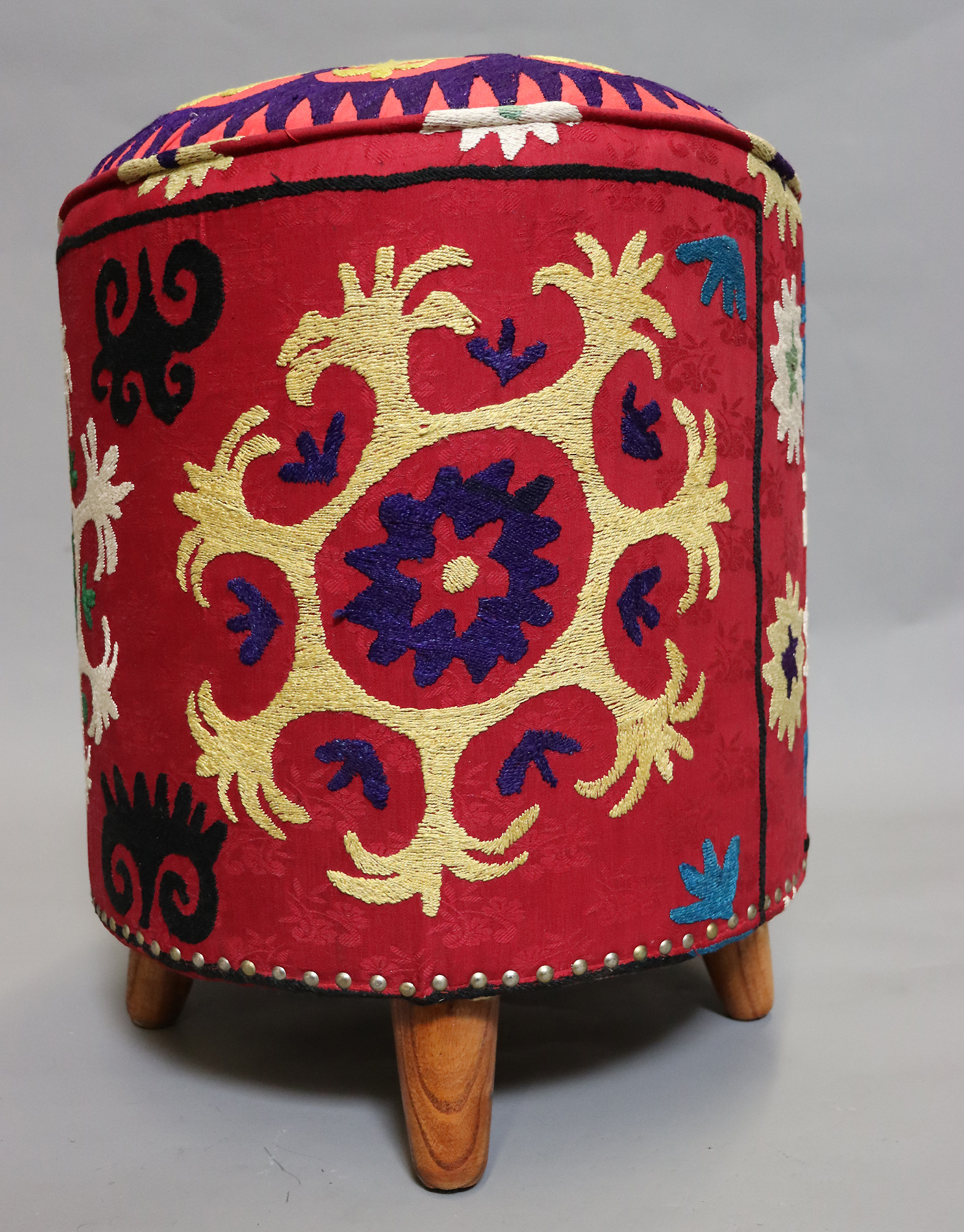 Vintage oriental luxurious Suzani stool chair stool seat cushion cushion stool pouf with antique Suzani upholstery Afghanistan 23/A