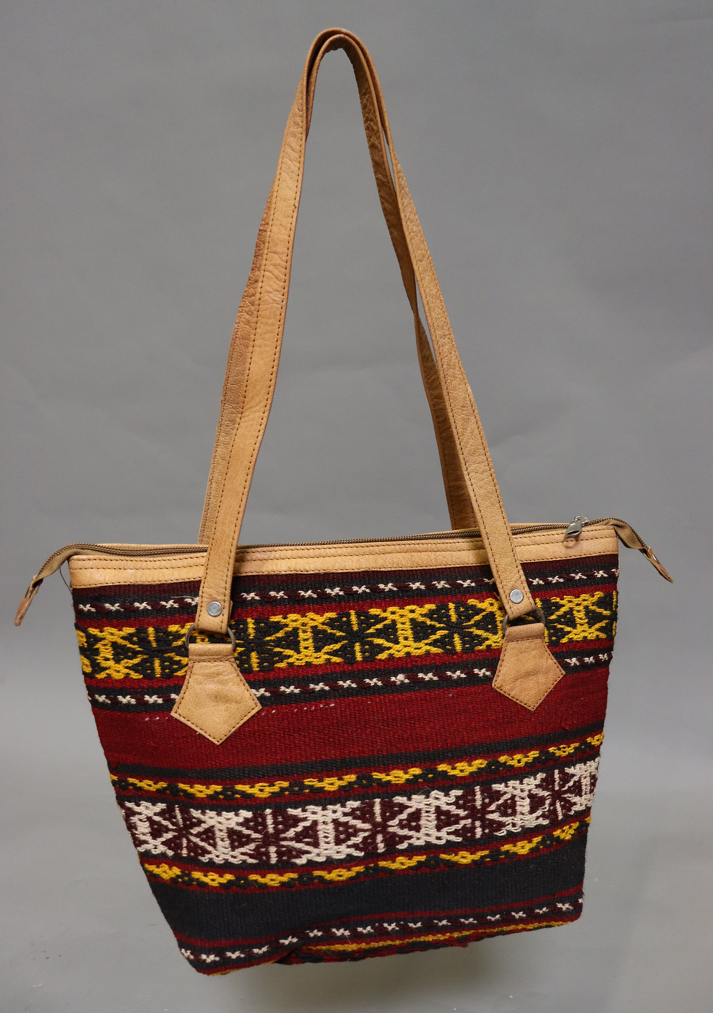 Gucci Vintage Lapislazuli Embroidered Shoulder Bag