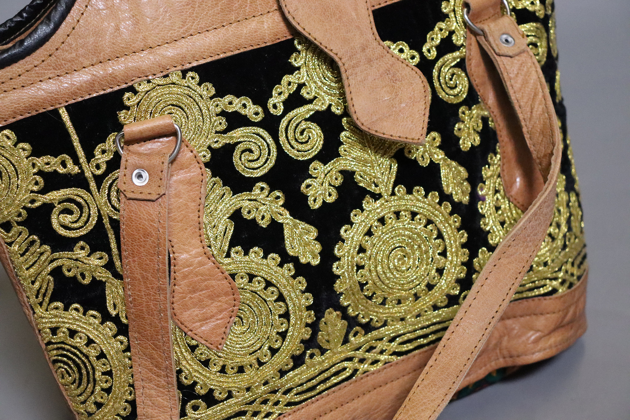 seltener Handgefertigte Leder und Suzani Frauen schultertasche Tasche damen umhängetasche handtasche shopper aus Kabul Afghanistan Nr:23-5