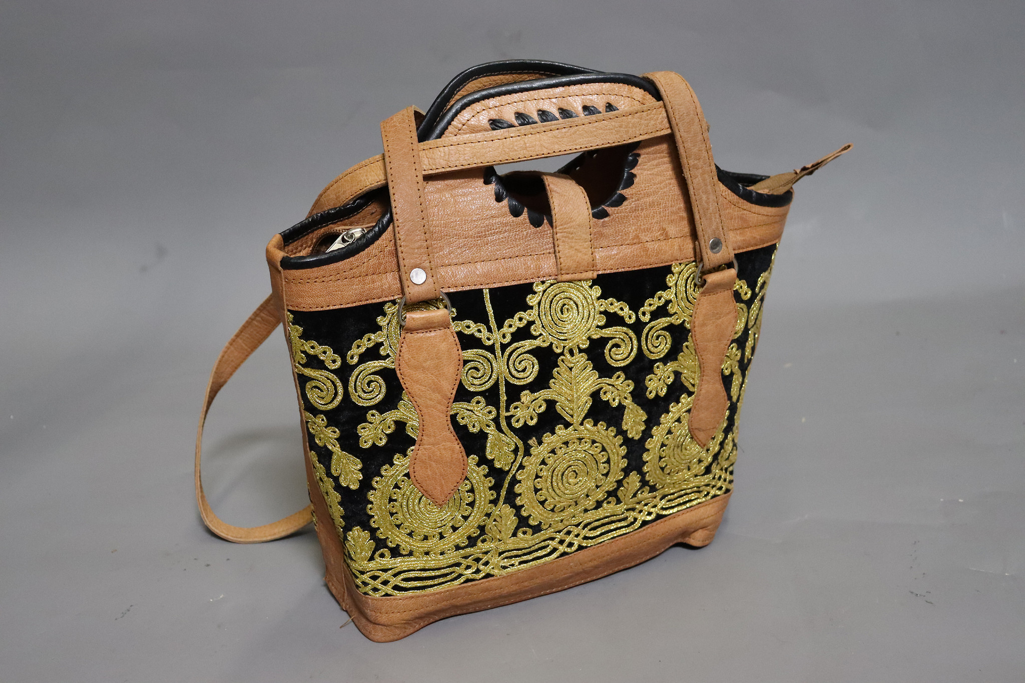 Rare Handmade Leather and Suzani Women's Shoulder Bag handbag shopper from Kabul Afghanistan No:23-5