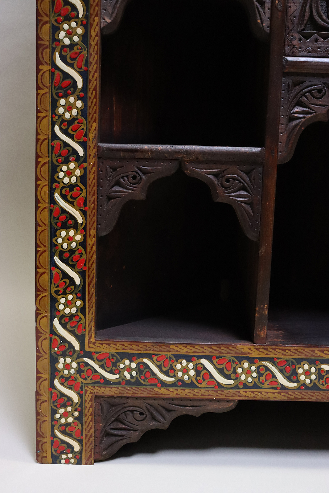 antique-look Hand carved solid wood Hand Carved orient vintage wooden  corner cabinet bookshelf  corner shelf from Afghanistan Nuristan 23/A