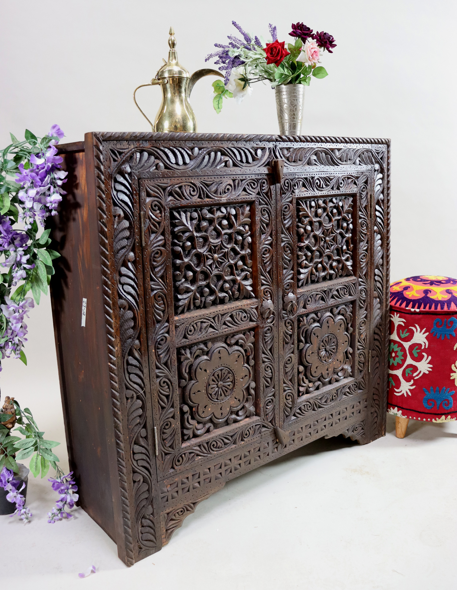antique-look Hand Carved orient vintage wooden Cabinet dresser hall cabinet sideboard half cabinet from Afghanistan Nuristan 23/A