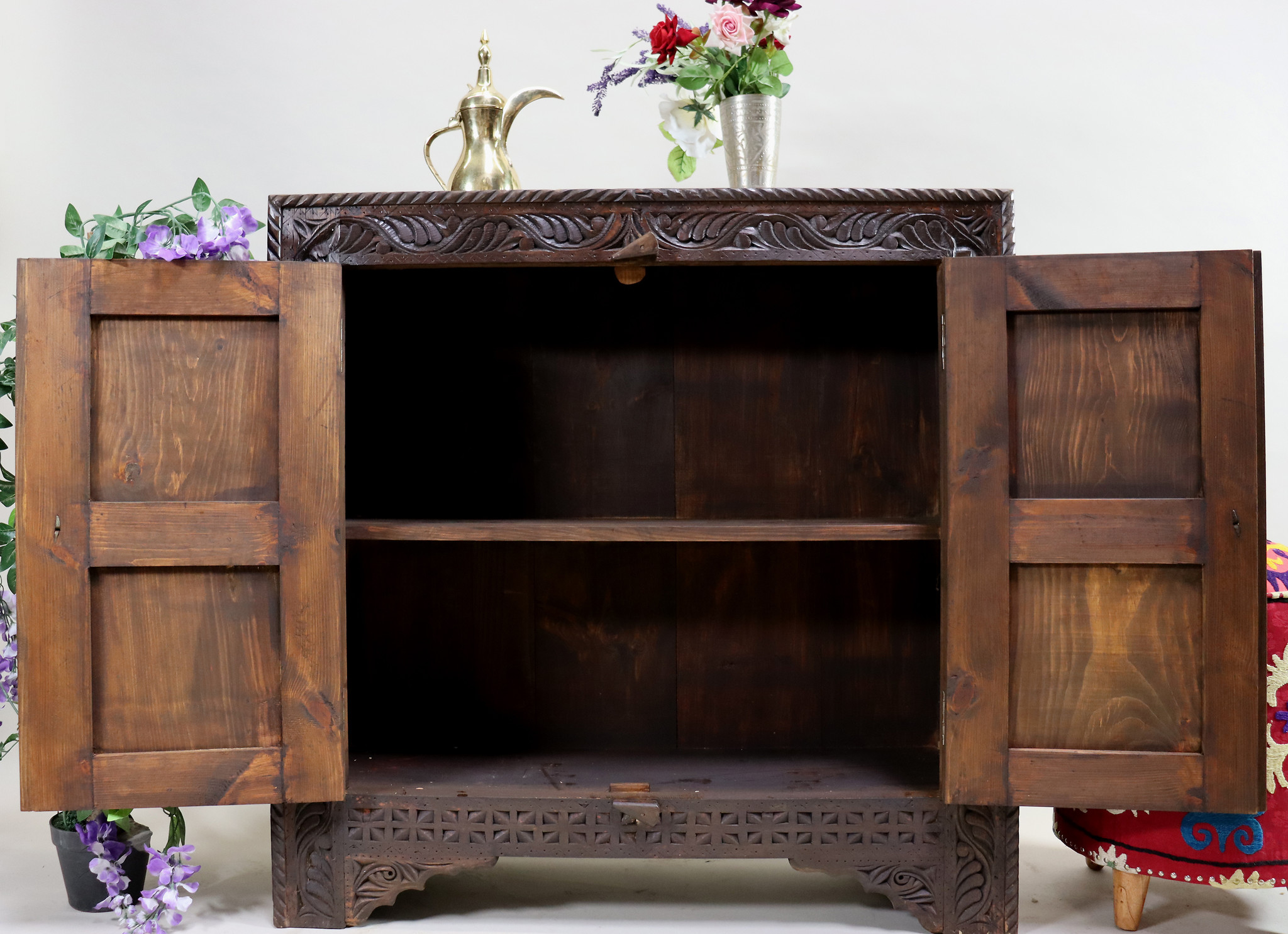 antique-look Hand Carved orient vintage wooden Cabinet dresser hall cabinet sideboard half cabinet from Afghanistan Nuristan 23/A