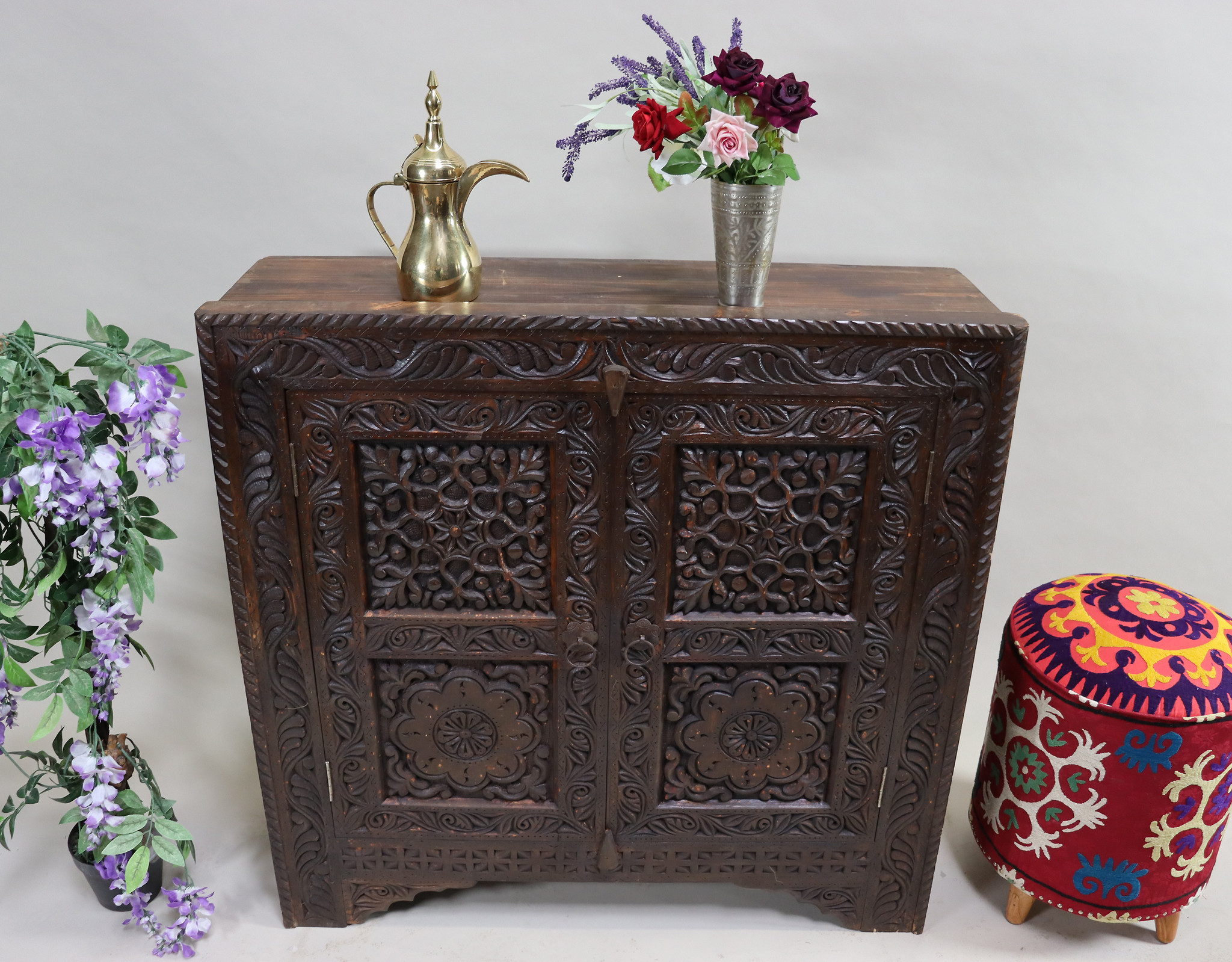 antique-look Hand Carved orient vintage wooden Cabinet dresser hall cabinet sideboard half cabinet from Afghanistan Nuristan 23/A