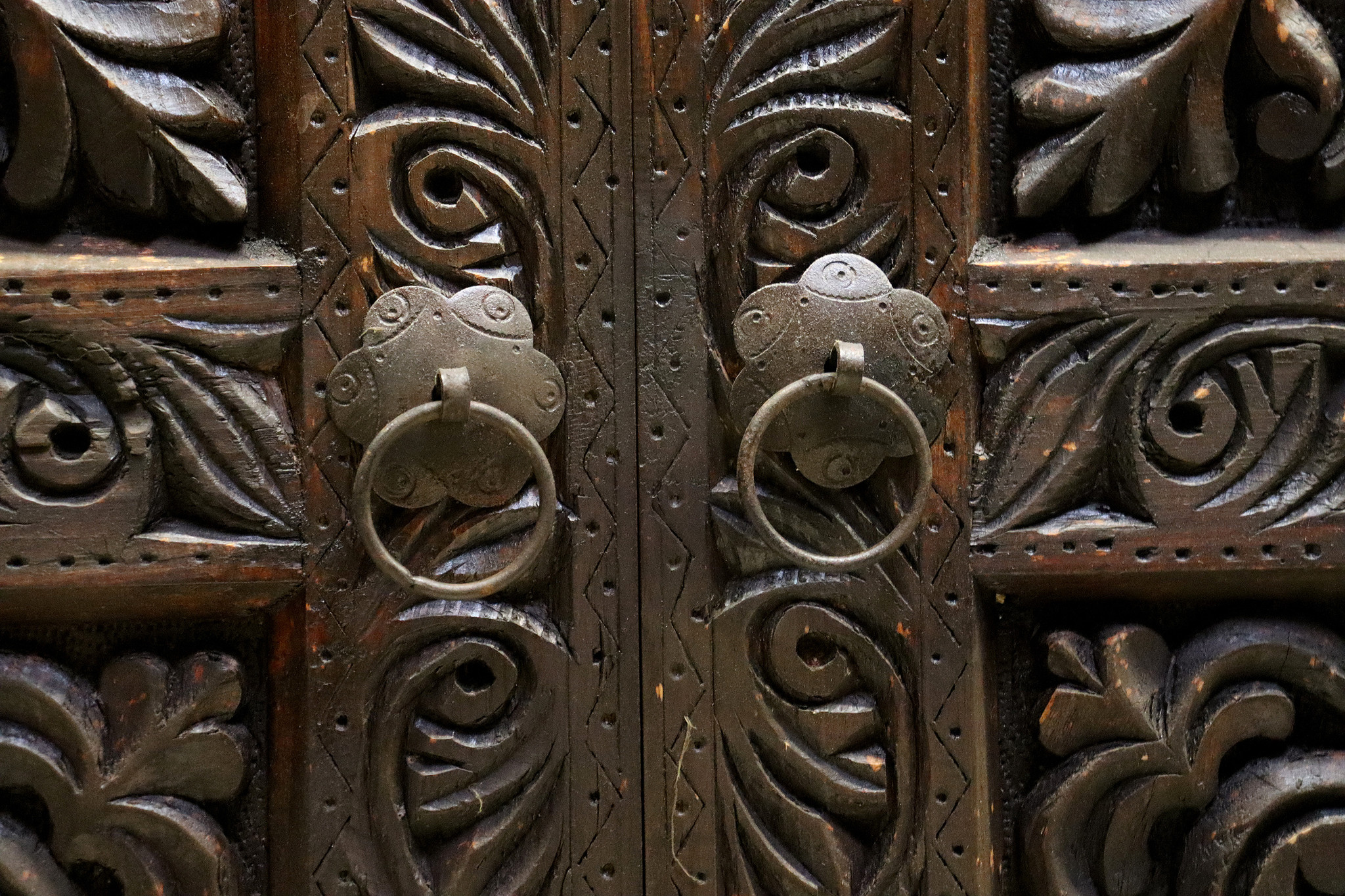 antique-look Hand Carved orient vintage wooden Cabinet dresser hall cabinet sideboard half cabinet from Afghanistan Nuristan 23/A