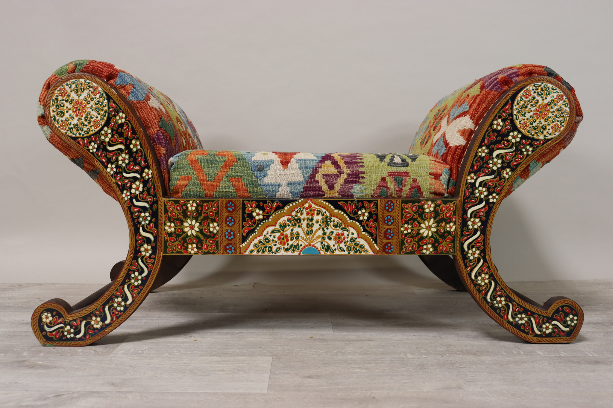 vintage  sofa upholstered in an afghan Kilim  Bank 3 seater couch chair Chaiselongue settees from Afghanistan No:M