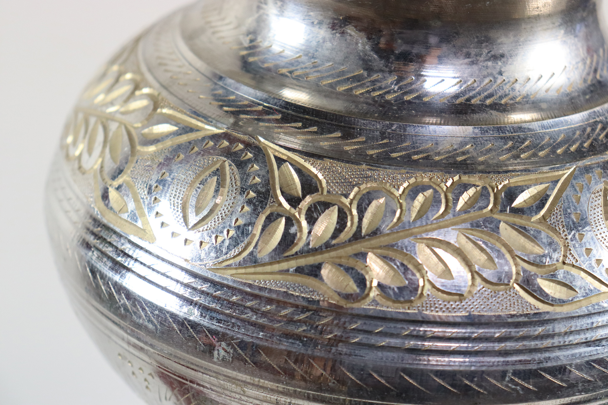2 L antique solid Brass orient Ayurvedic Shirodhara Panchakarma oil therapy Yoga Dhara vessel Patra india -No:  23/2