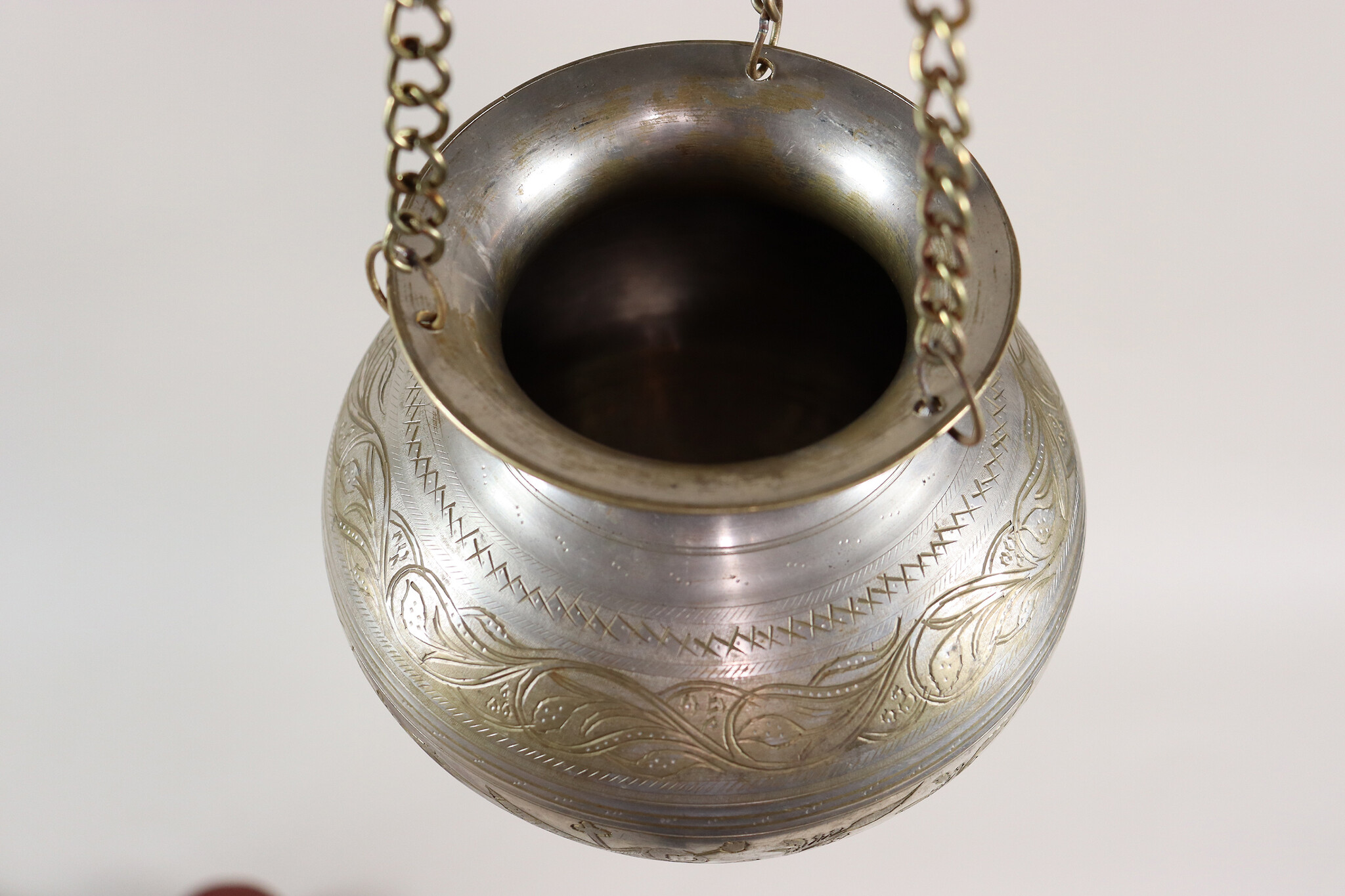 2 L antique solid Brass orient Ayurvedic Shirodhara Panchakarma oil therapy Yoga Dhara vessel Patra india -No:  23/5