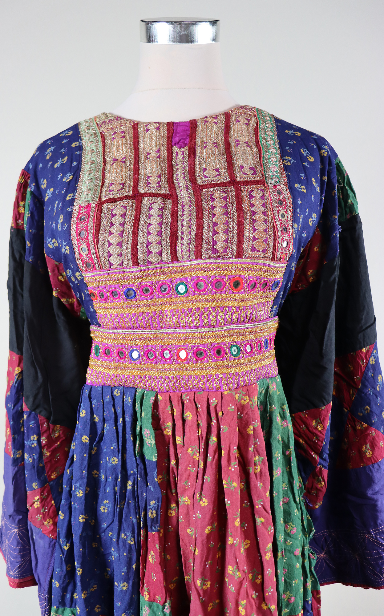 vintage hand embroidered nomadic Kuchi Ethnic  wedding Cotton patchwork dress from Afghanistan No-MUST-A